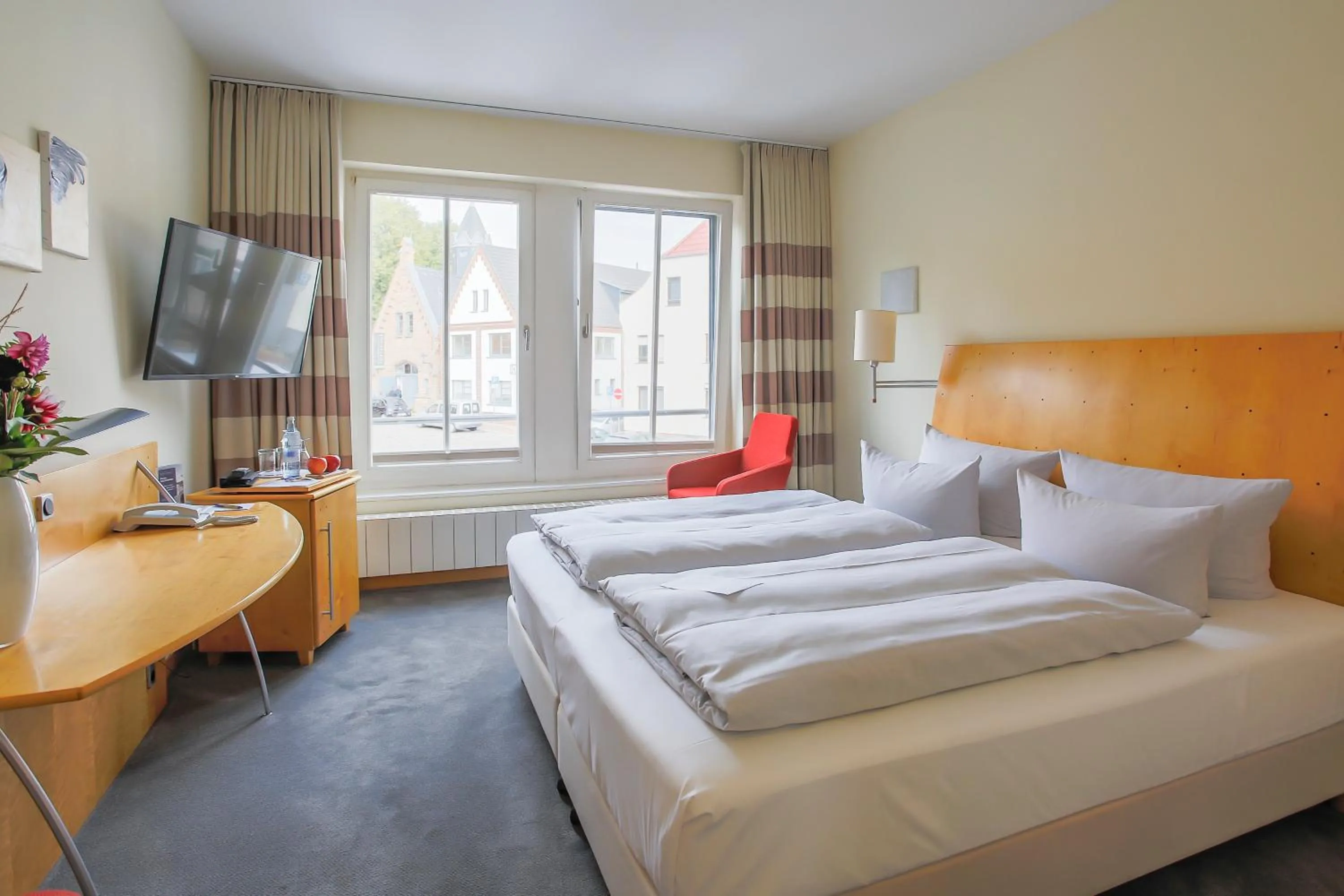 Photo of the whole room, Bed in Hotel Kleines Meer