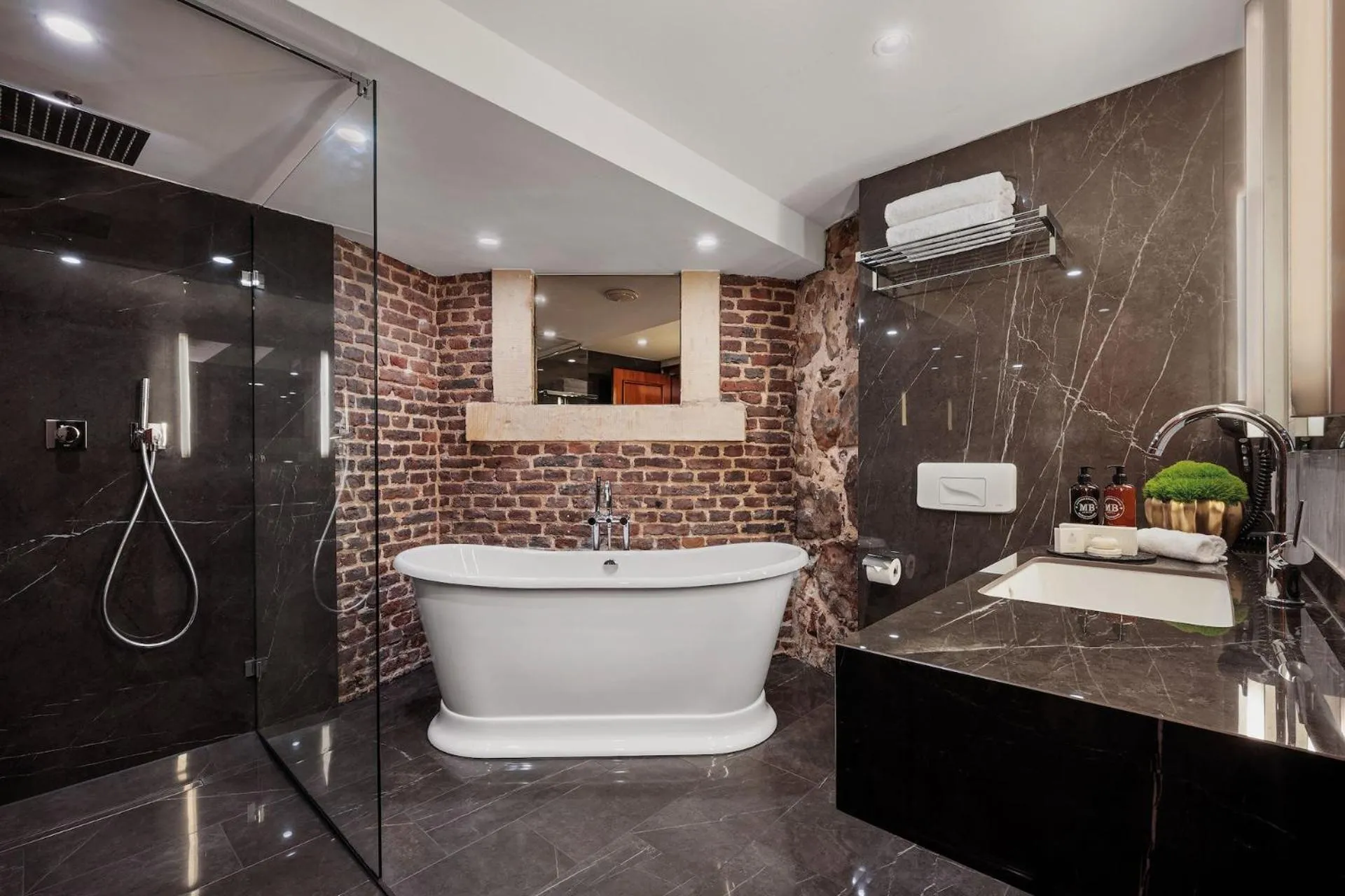 Bathroom in Parkhotel Engelsburg - 4 Sterne Superior