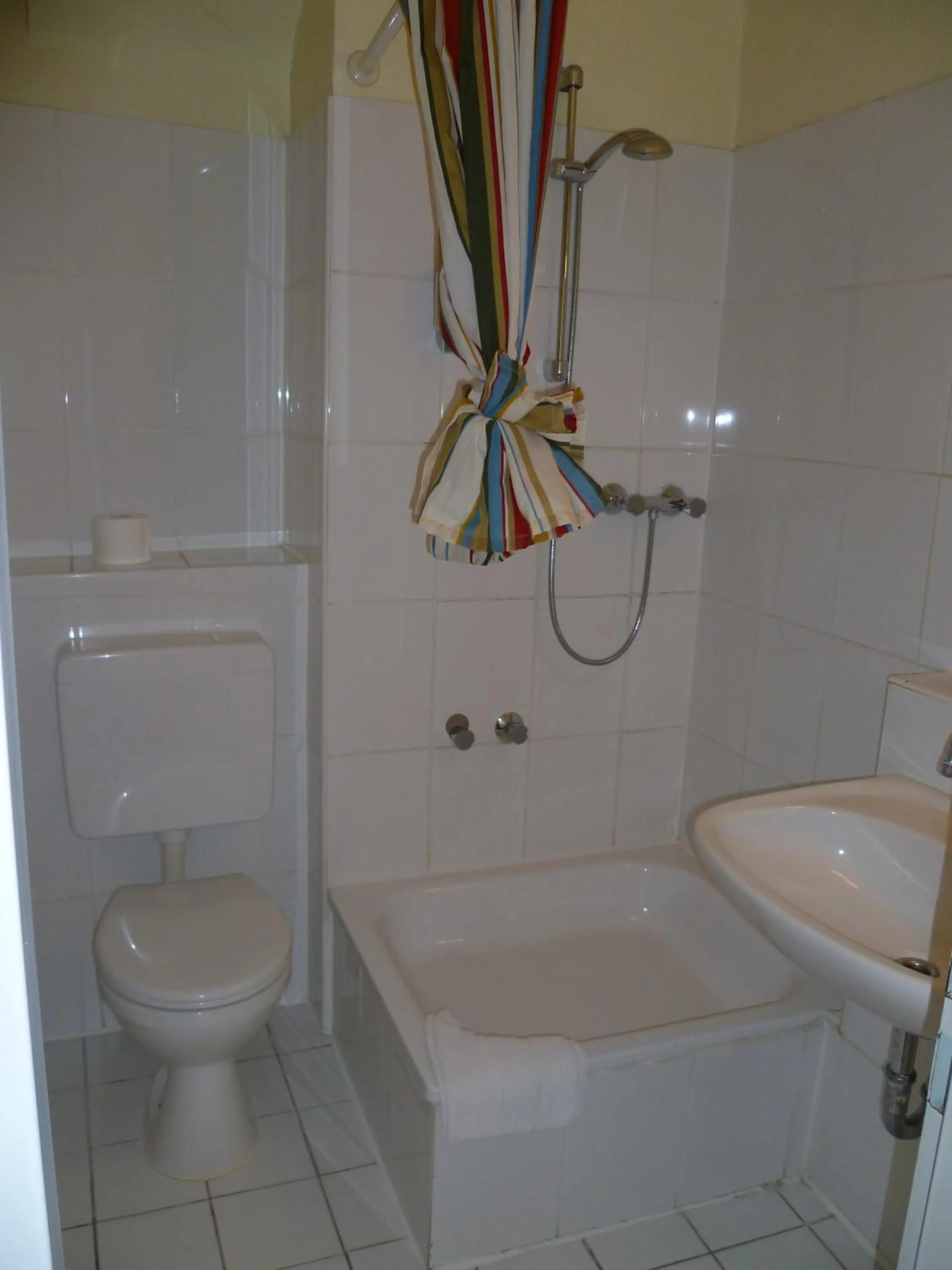 Bathroom in Domo Hotel Mondial