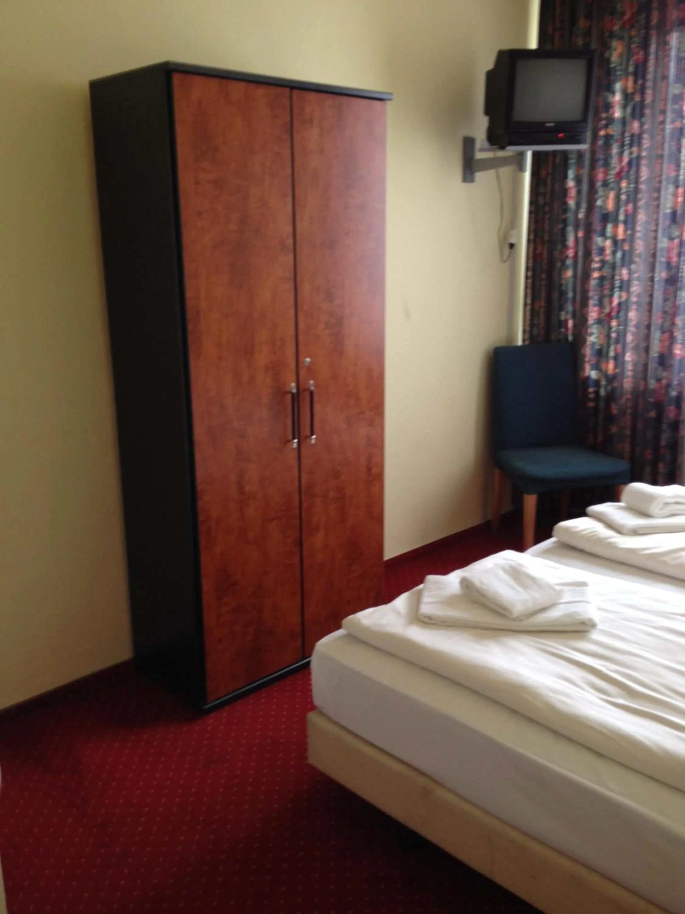 Photo of the whole room, Bed in Domo Hotel Mondial