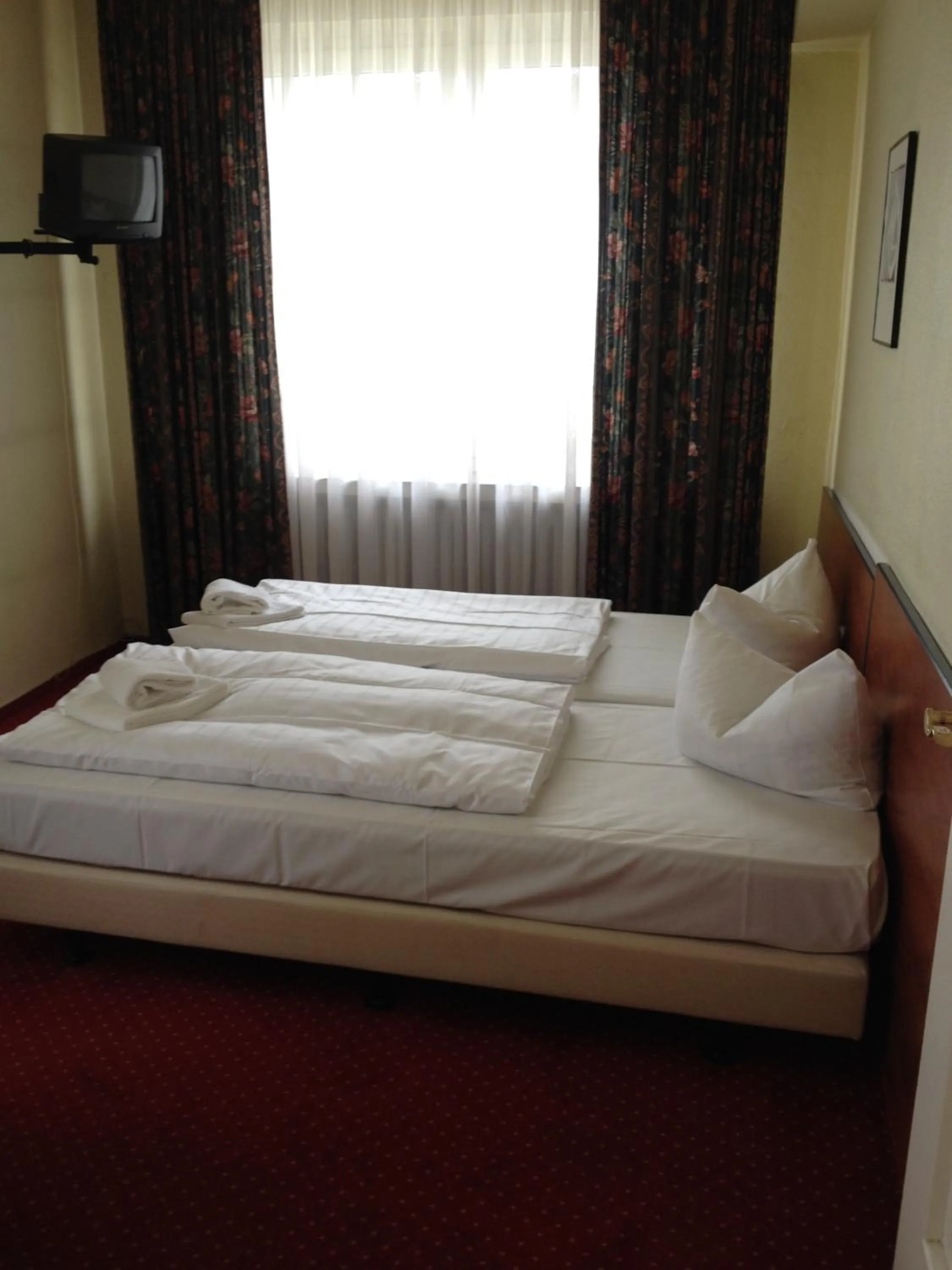 Bed in Domo Hotel Mondial