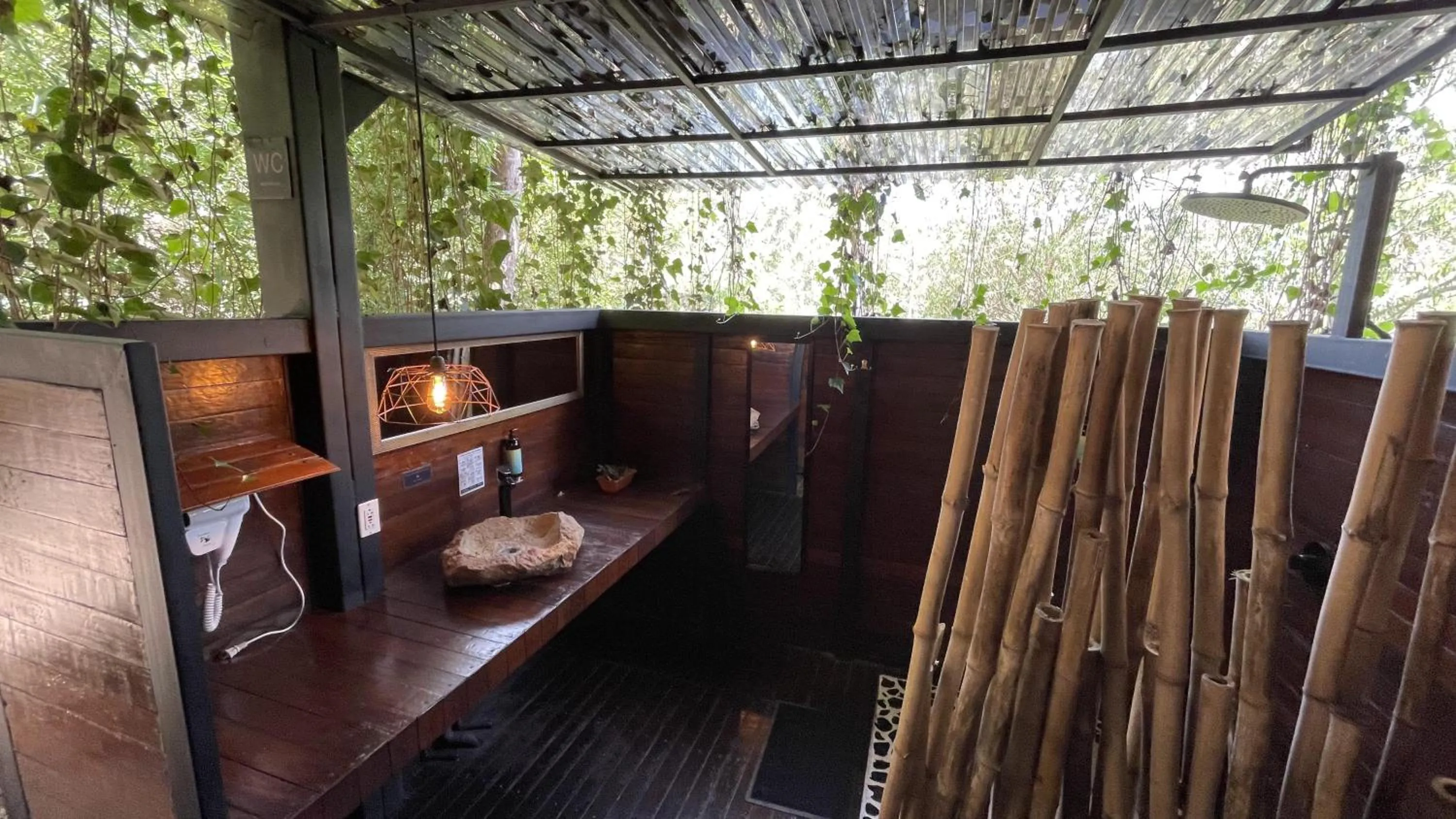 Toilet in Domus Glamping Guatapé