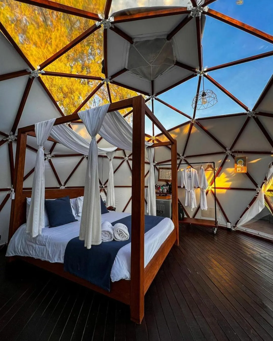 Seating area, Bed in Domus Glamping Guatapé