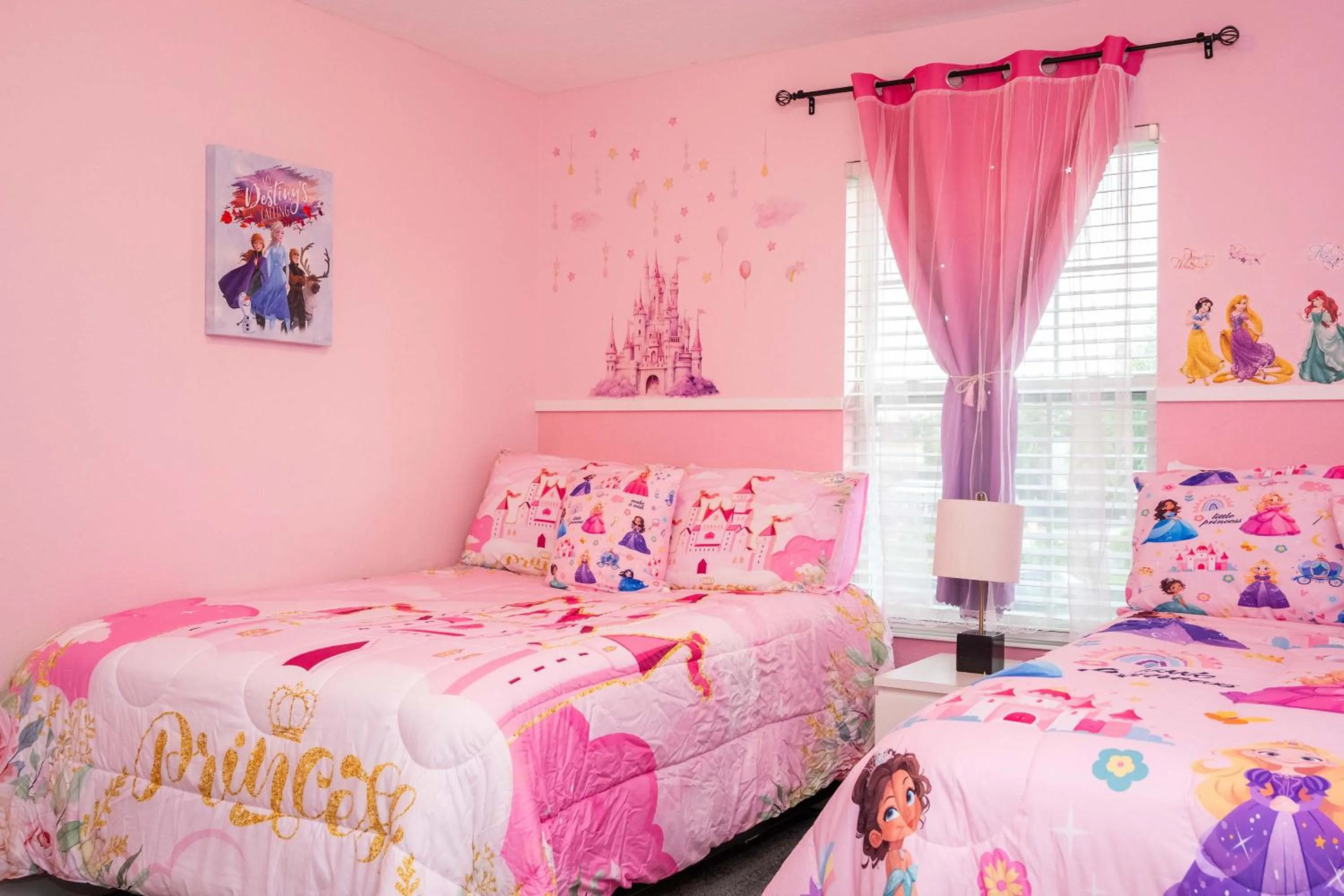 Bed in Gorgeous Four Bd w/ Pool close to Disney 5035