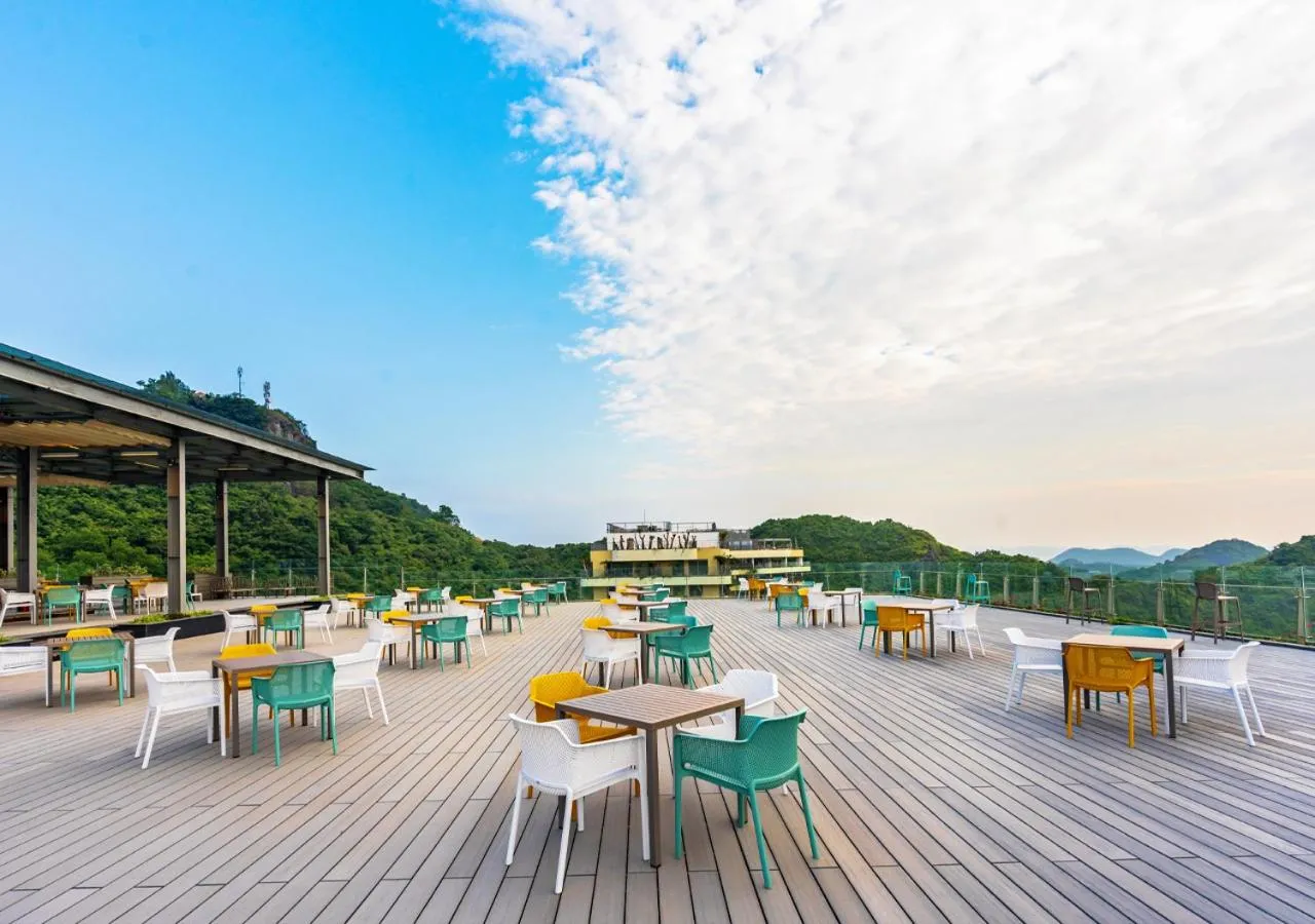 Lounge or bar in Flamingo Cát Bà Resort Managed by Flamingo Hotels & Resorts