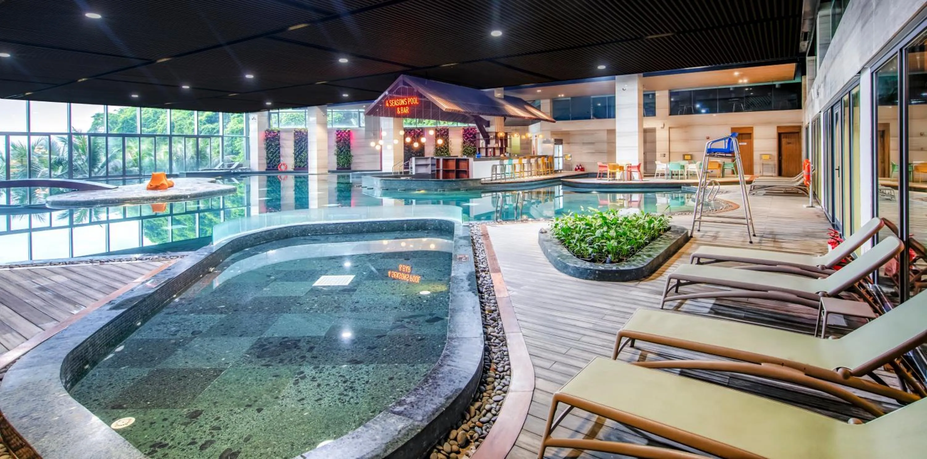 Swimming pool in Flamingo Cát Bà Resort Managed by Flamingo Hotels & Resorts