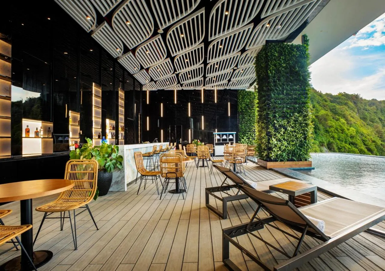 Lounge or bar in Flamingo Cát Bà Resort Managed by Flamingo Hotels & Resorts