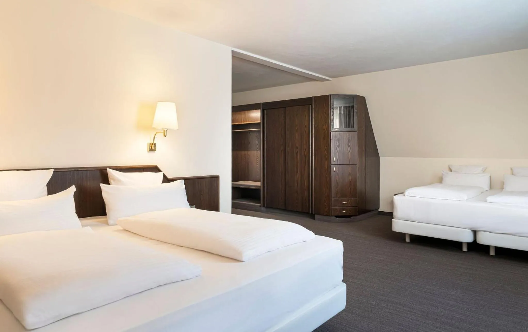 Bed in Hotel Klösterle Nördlingen - in Kürze elaya hotel kloesterle noerdlingen