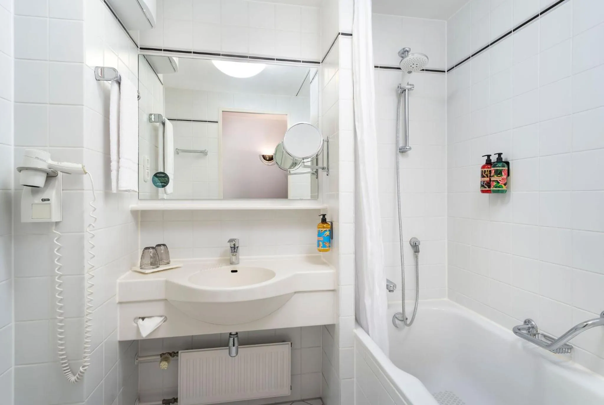 Bathroom in Hotel Klösterle Nördlingen - in Kürze elaya hotel kloesterle noerdlingen