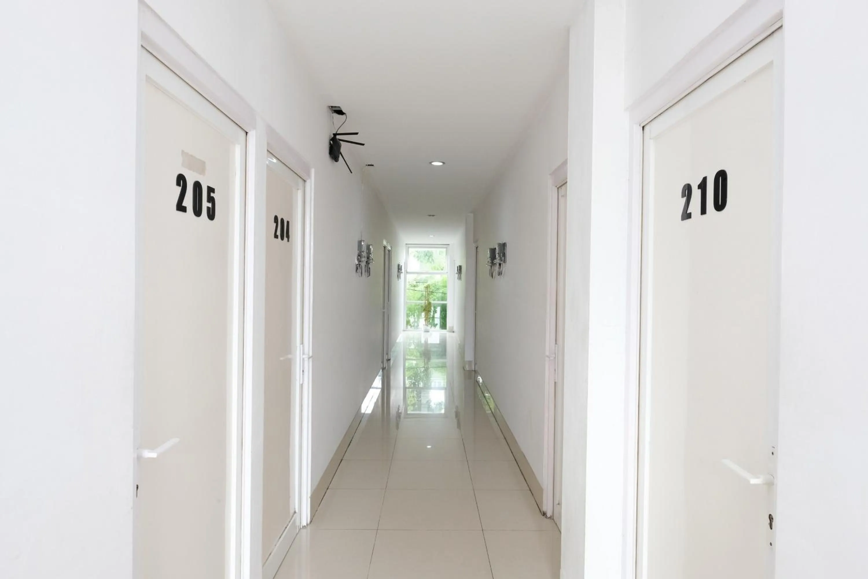 Property building in Urbanview Hotel DHelomi Homestay near UPN Veteran