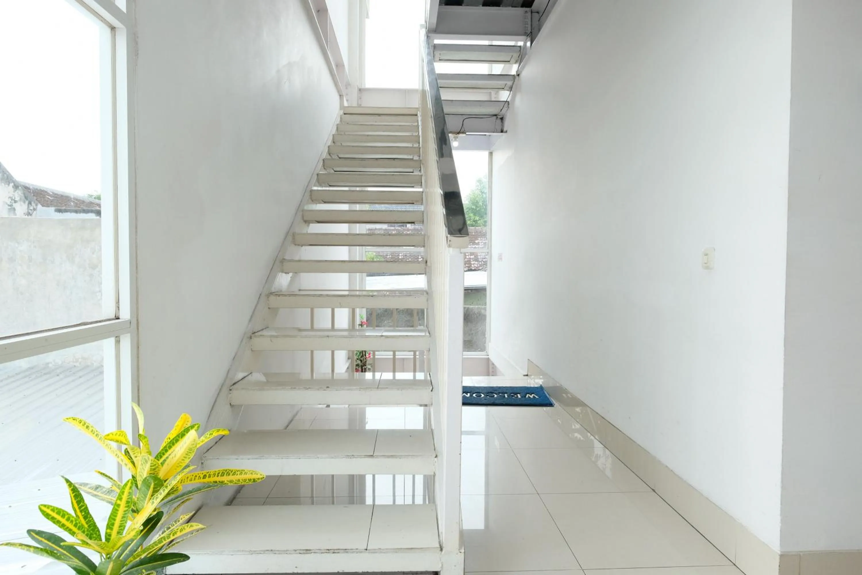 Property building in Urbanview Hotel DHelomi Homestay near UPN Veteran