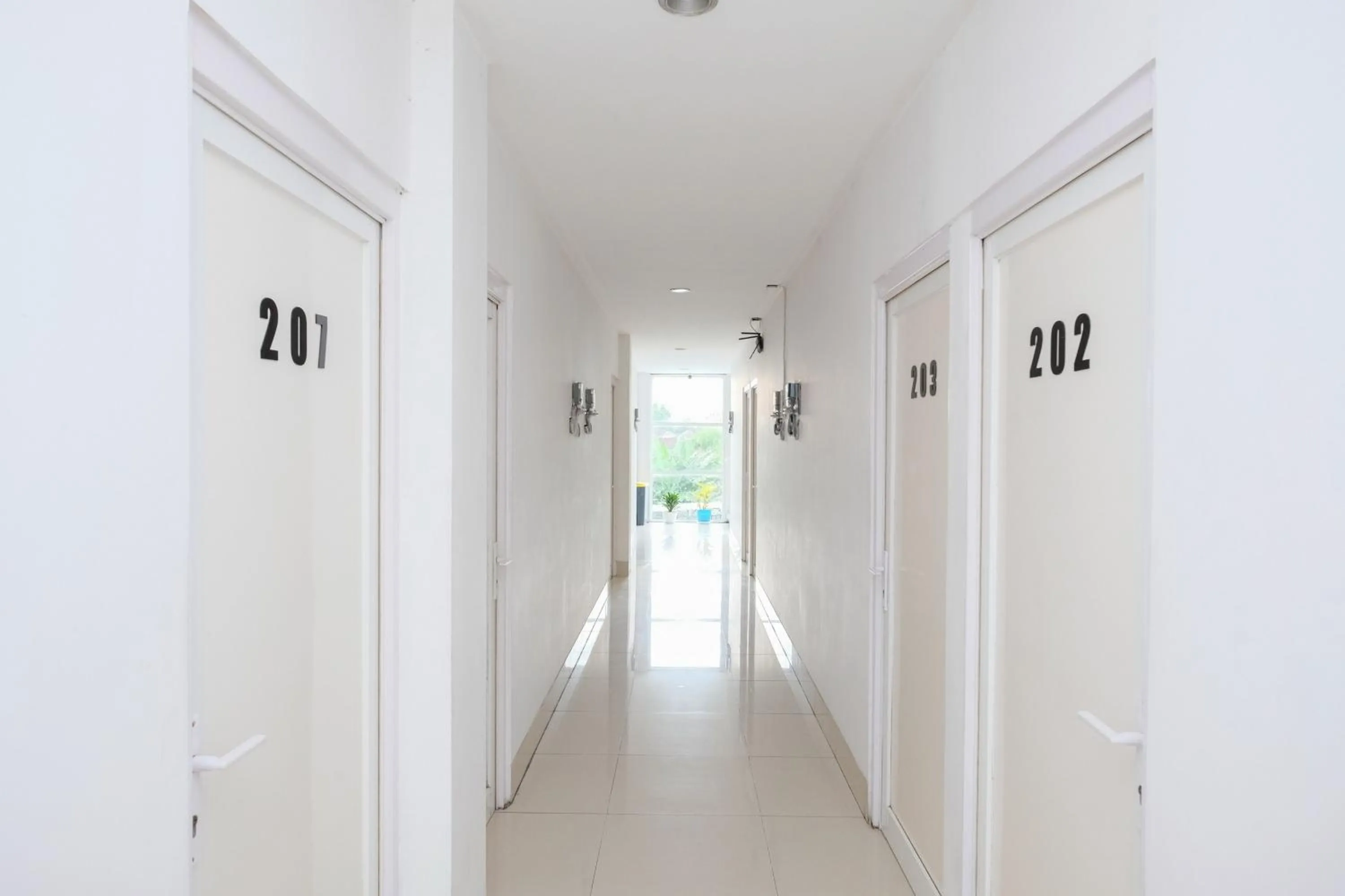 Property building in Urbanview Hotel DHelomi Homestay near UPN Veteran