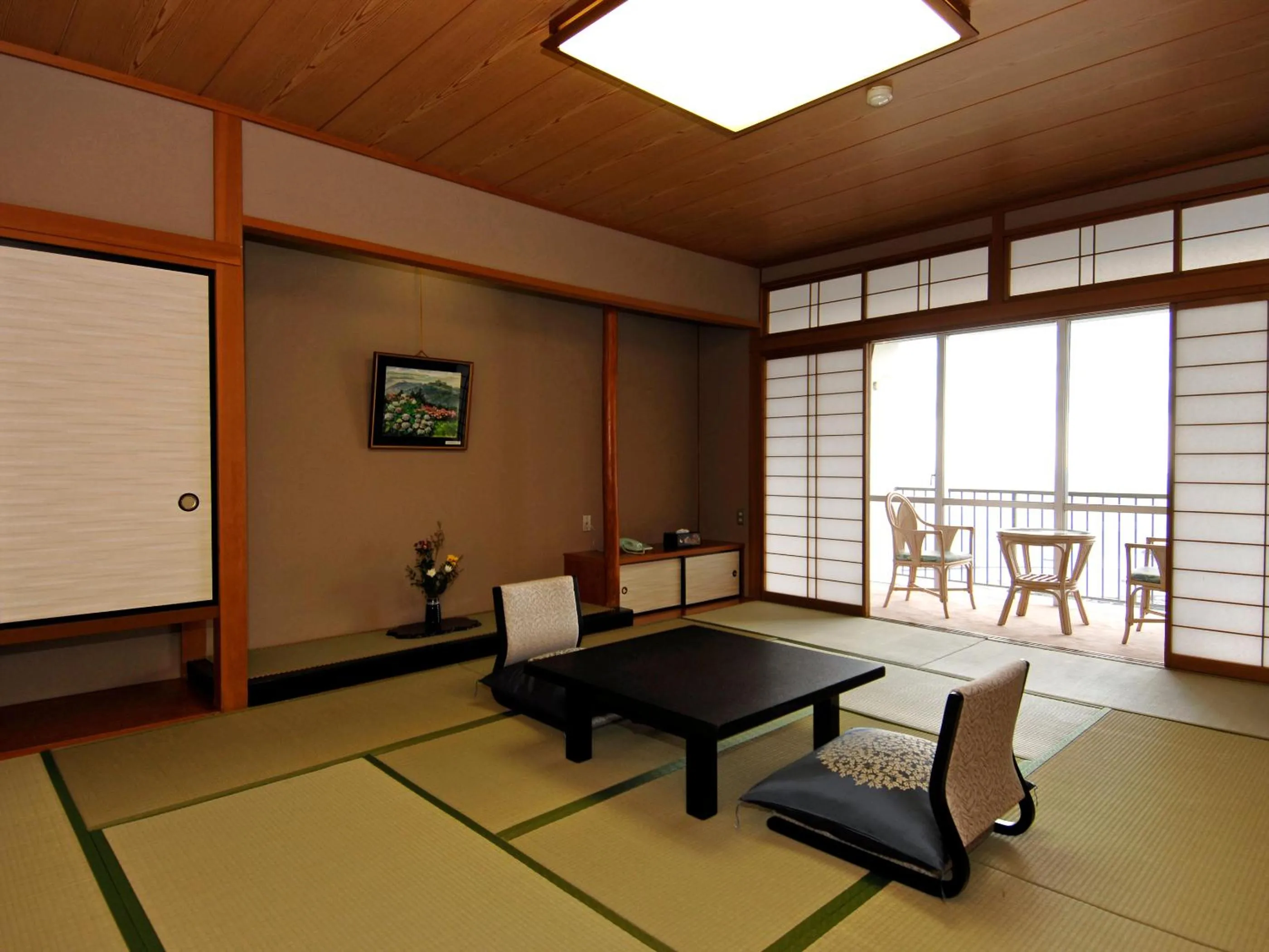 Photo of the whole room in Gamagori Onsenkyo Mikawa Bay Hills Hotel