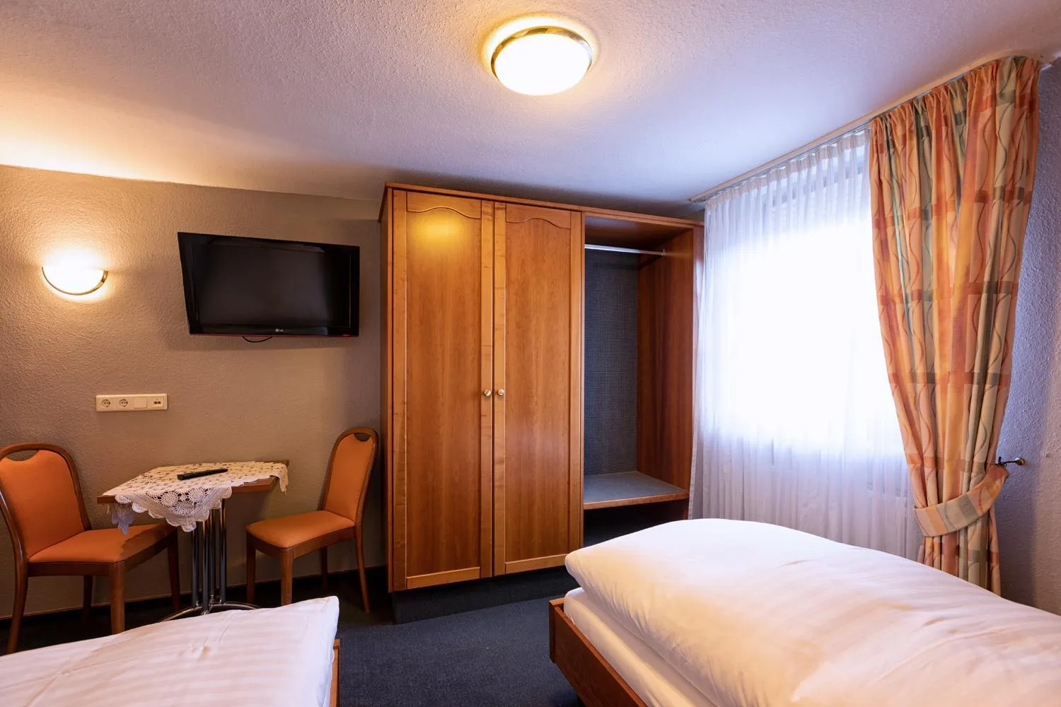 Seating area in Hotel-Restaurant Weinhaus Grebel