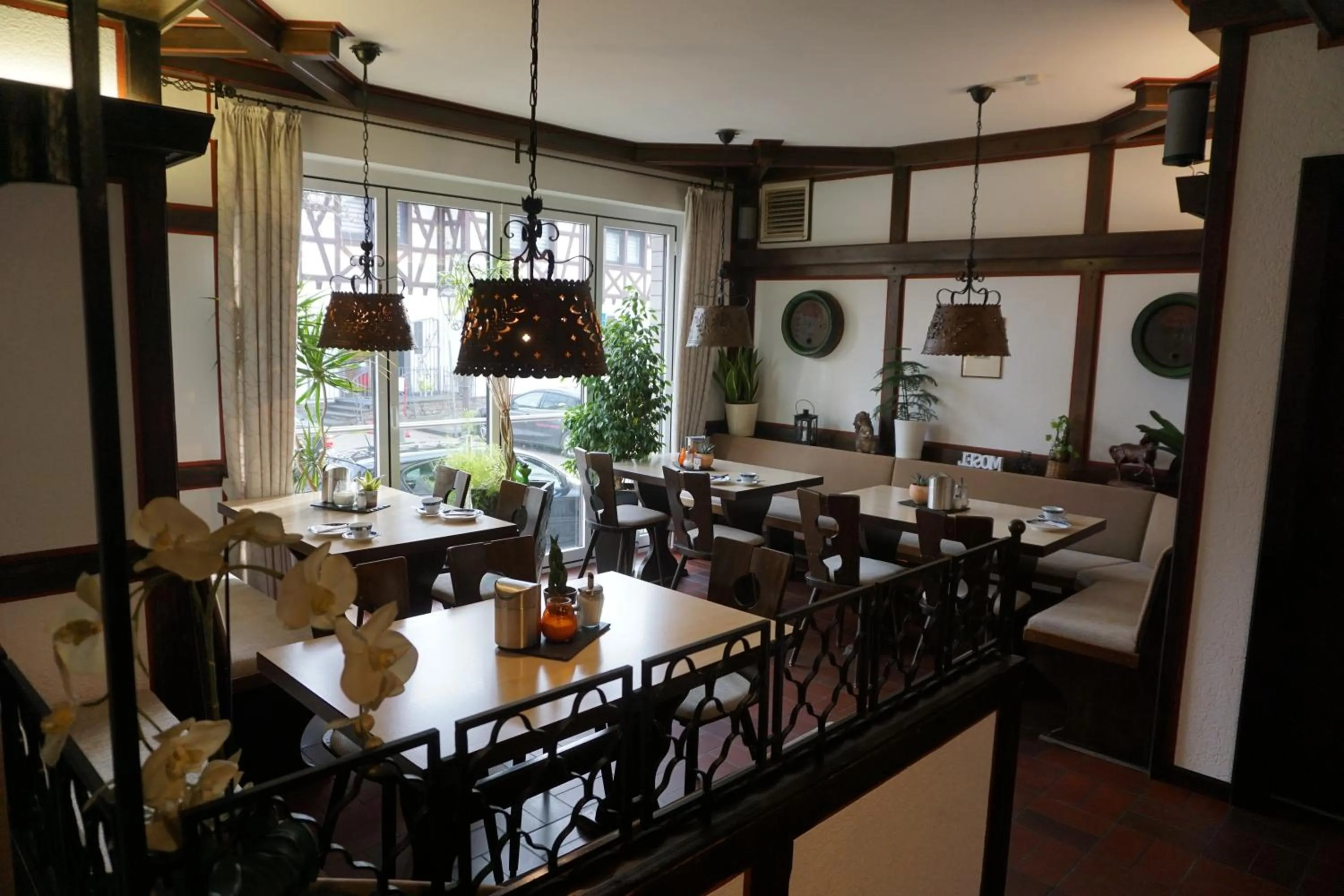 Restaurant/places to eat in Hotel-Restaurant Weinhaus Grebel