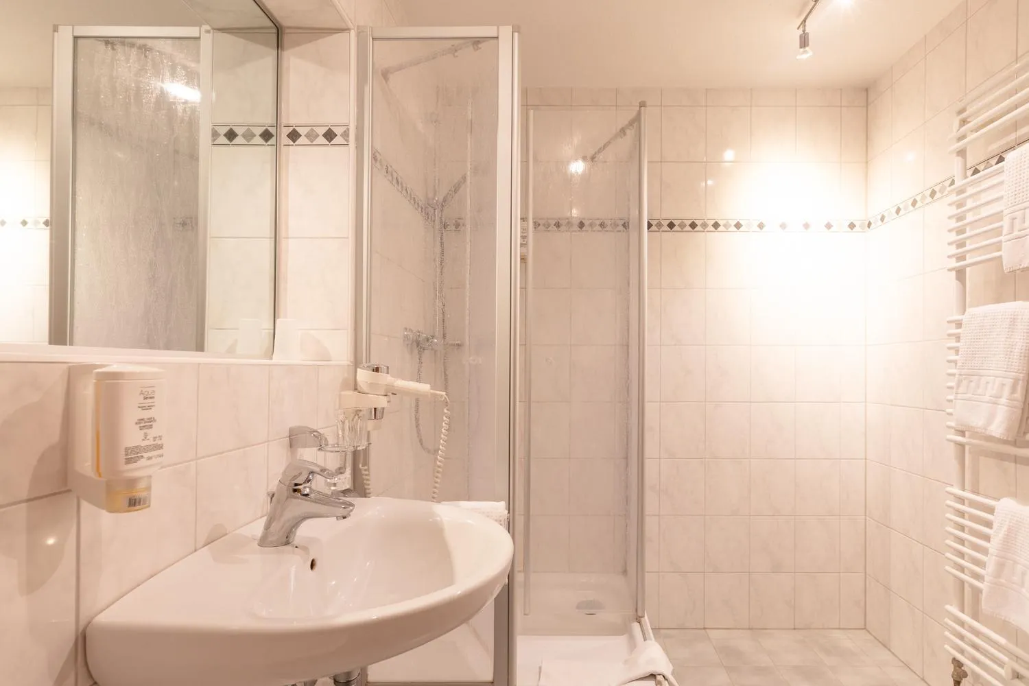 Bathroom in Hotel-Restaurant Weinhaus Grebel