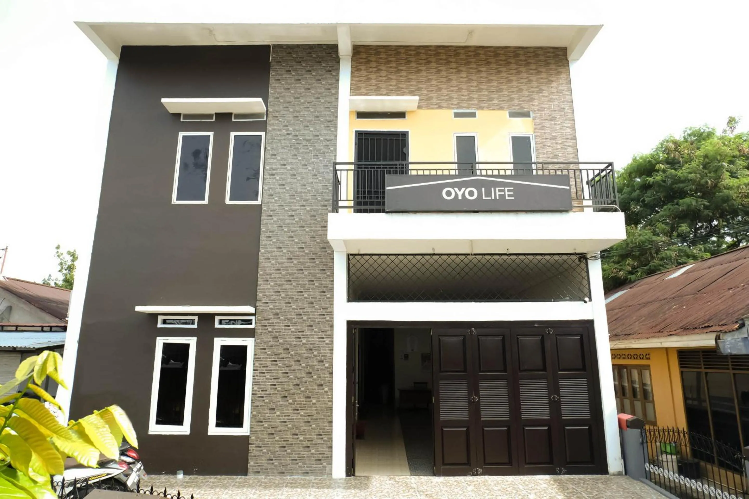 Facade/entrance in OYO Life 2507 Rooftop Homestay