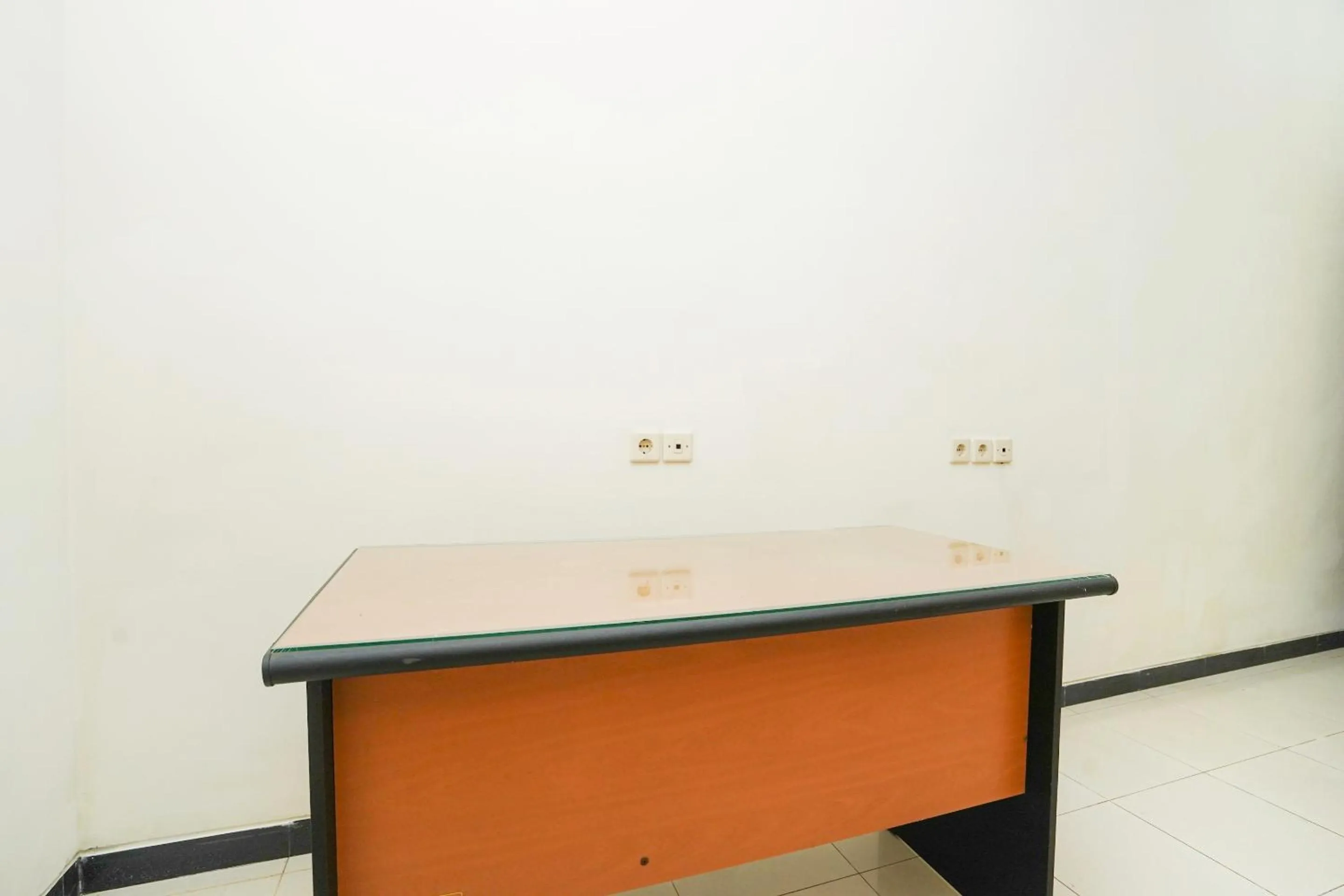 Lobby or reception in OYO Life 2498 Kost Putri Purimas 23