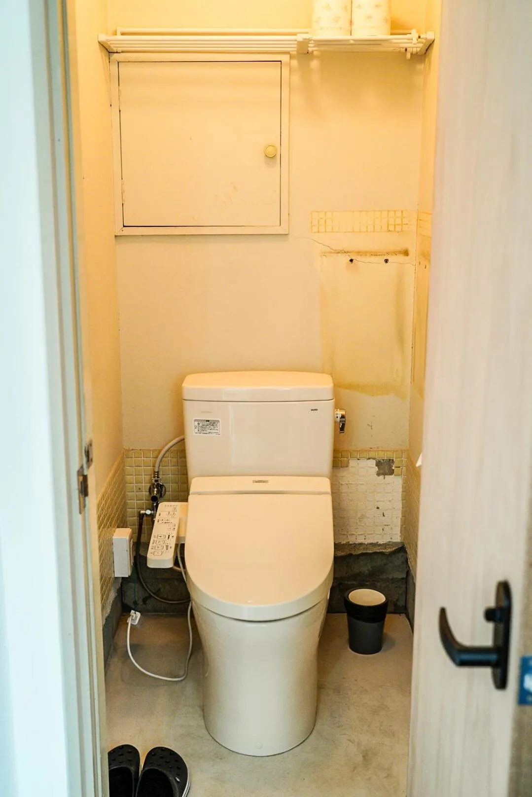 Bathroom in 商店街で暮らすように泊まる-アラシマホステル-