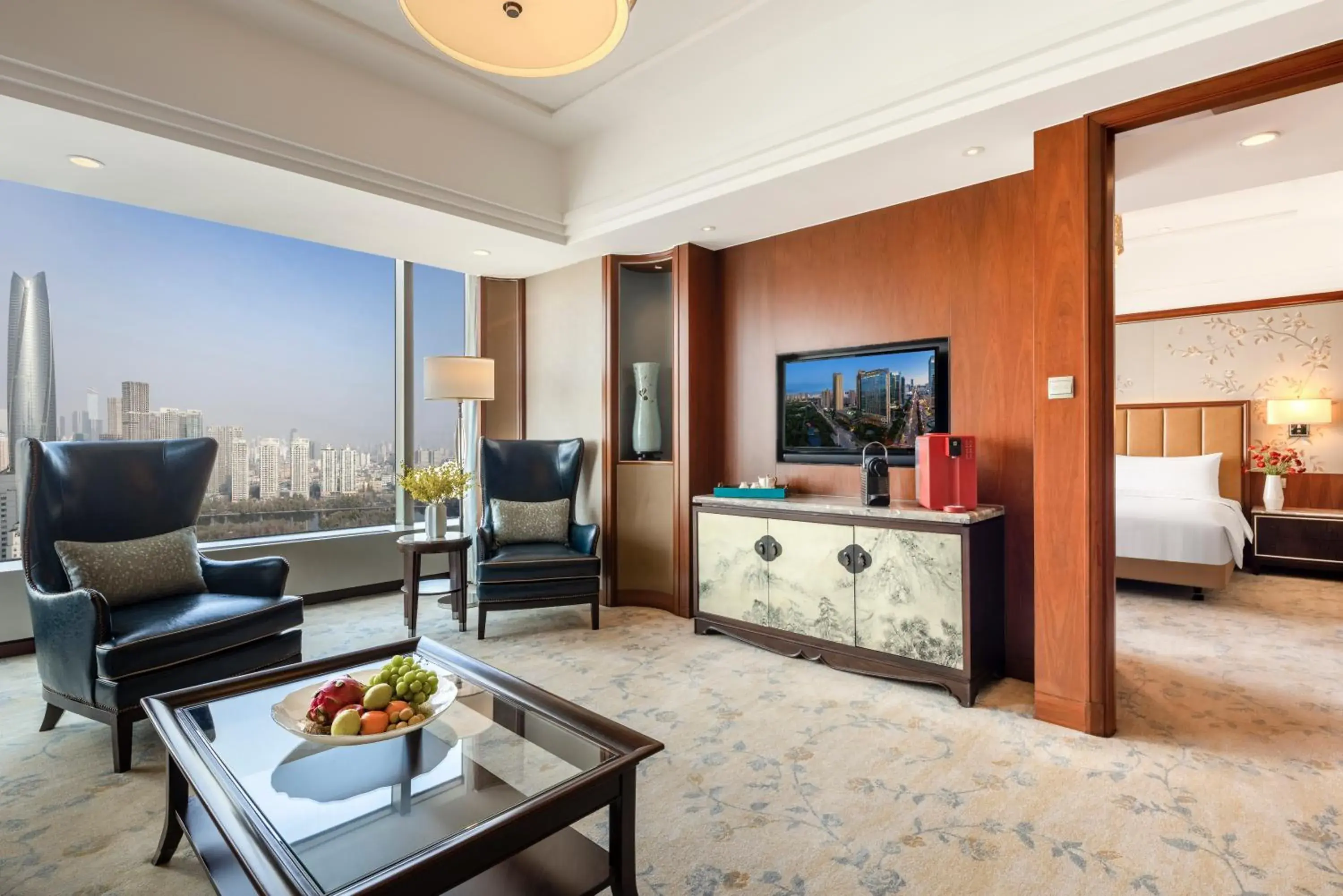 Executive King Suite with City View with Lounge Access in Shangri-La Shenyang Executive King Suite with City View with Lounge Access in Shangri-La Shenyang