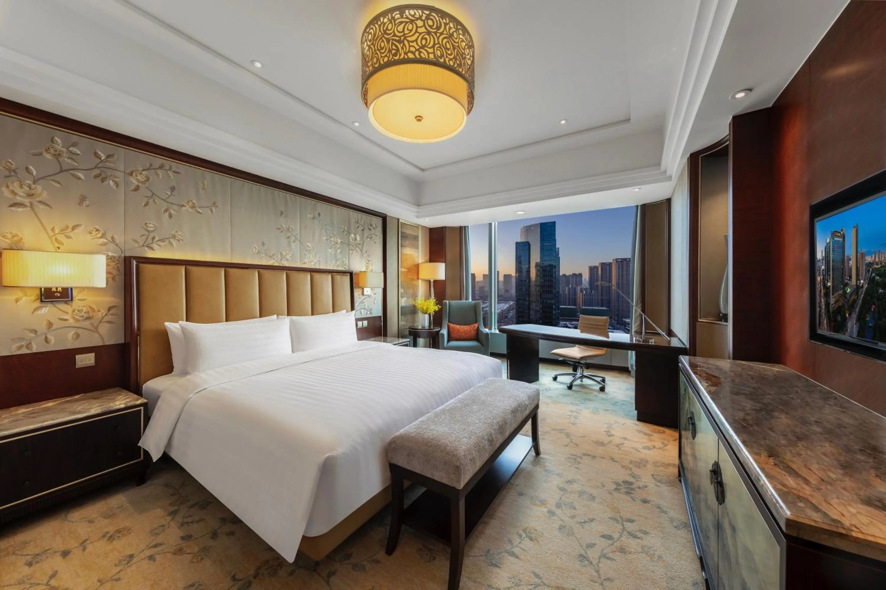 Bed in Shangri-La Shenyang
