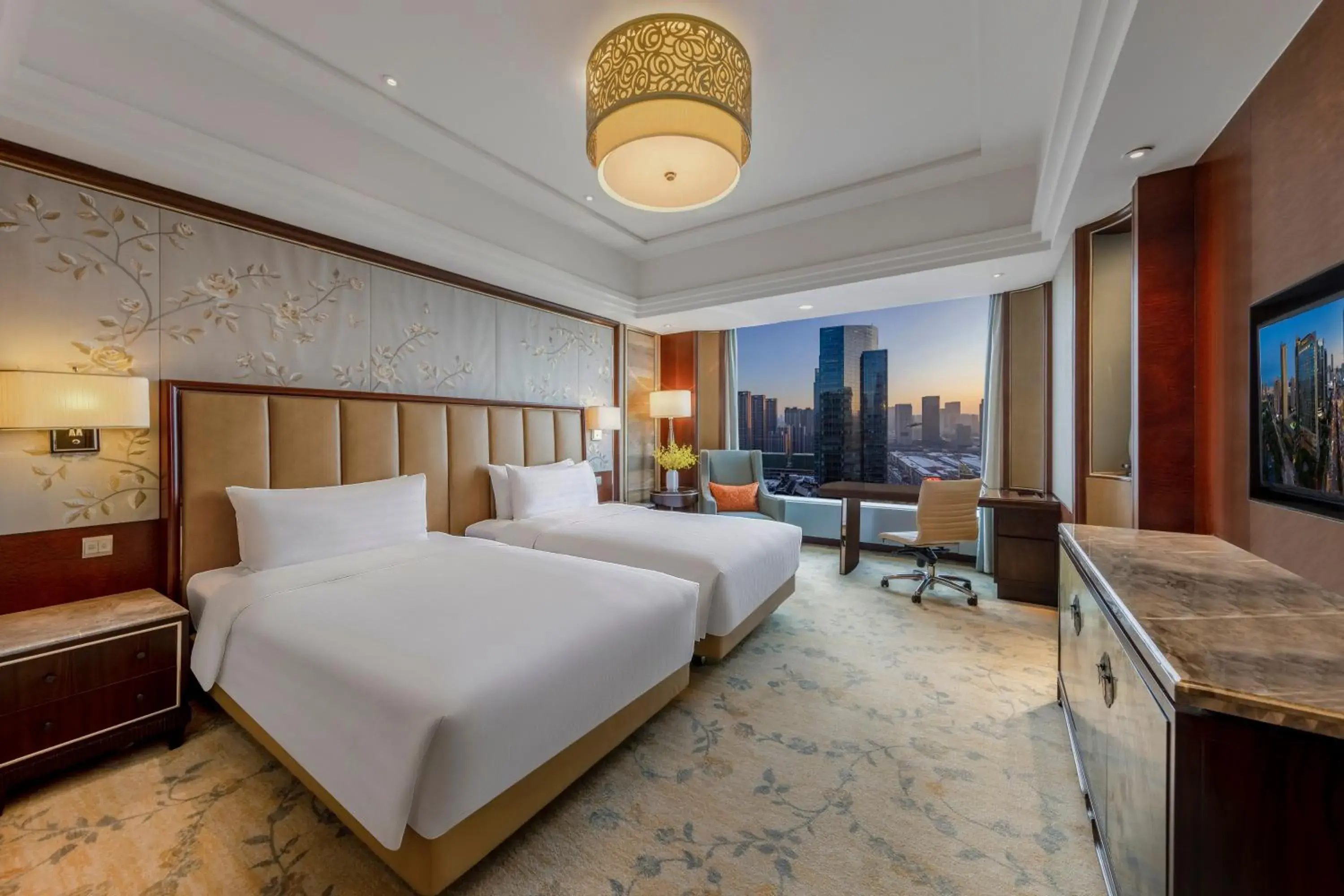 Deluxe Twin Room with City View in Shangri-La Shenyang Deluxe Twin Room with City View in Shangri-La Shenyang