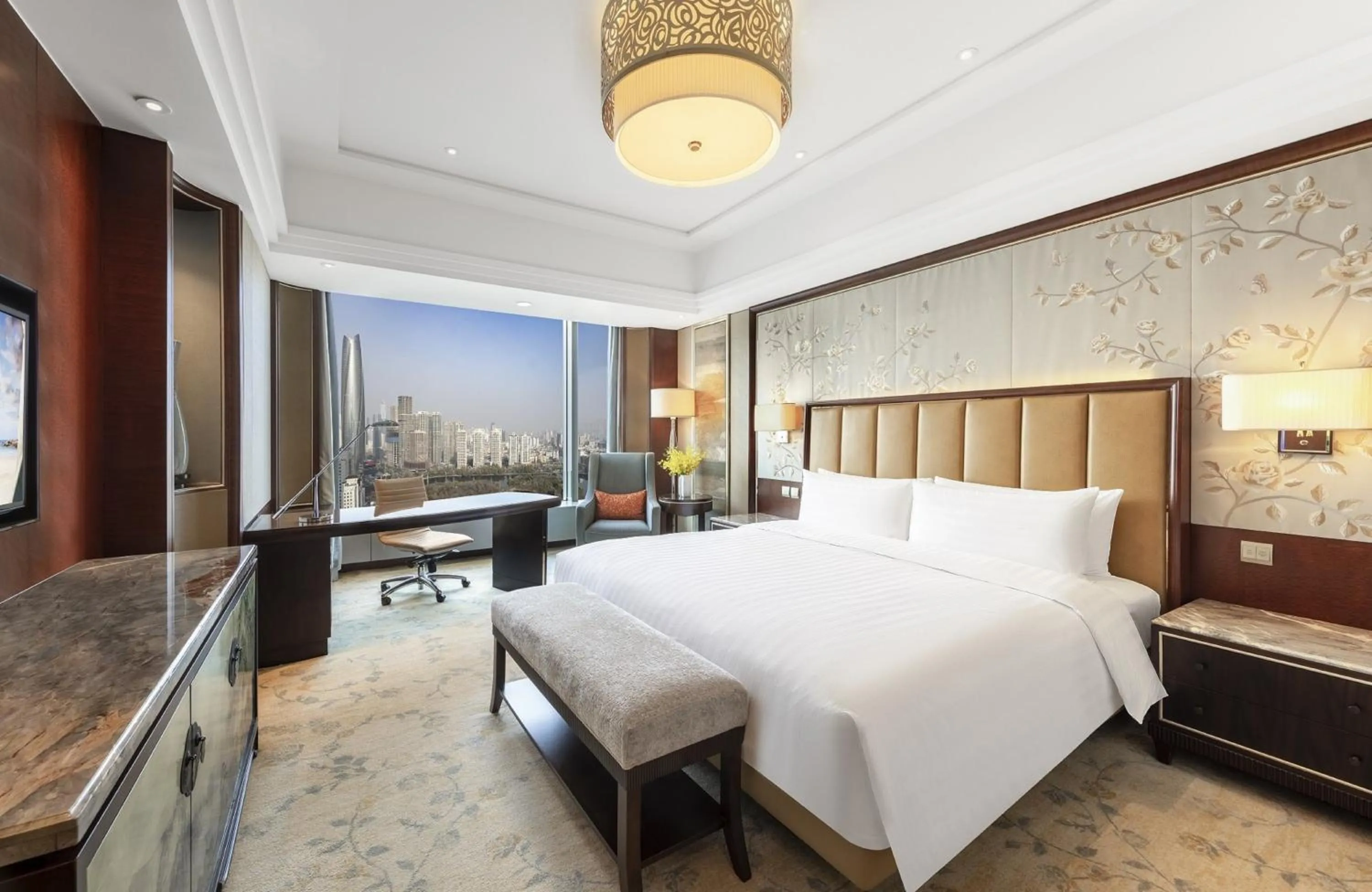 Bed in Shangri-La Shenyang