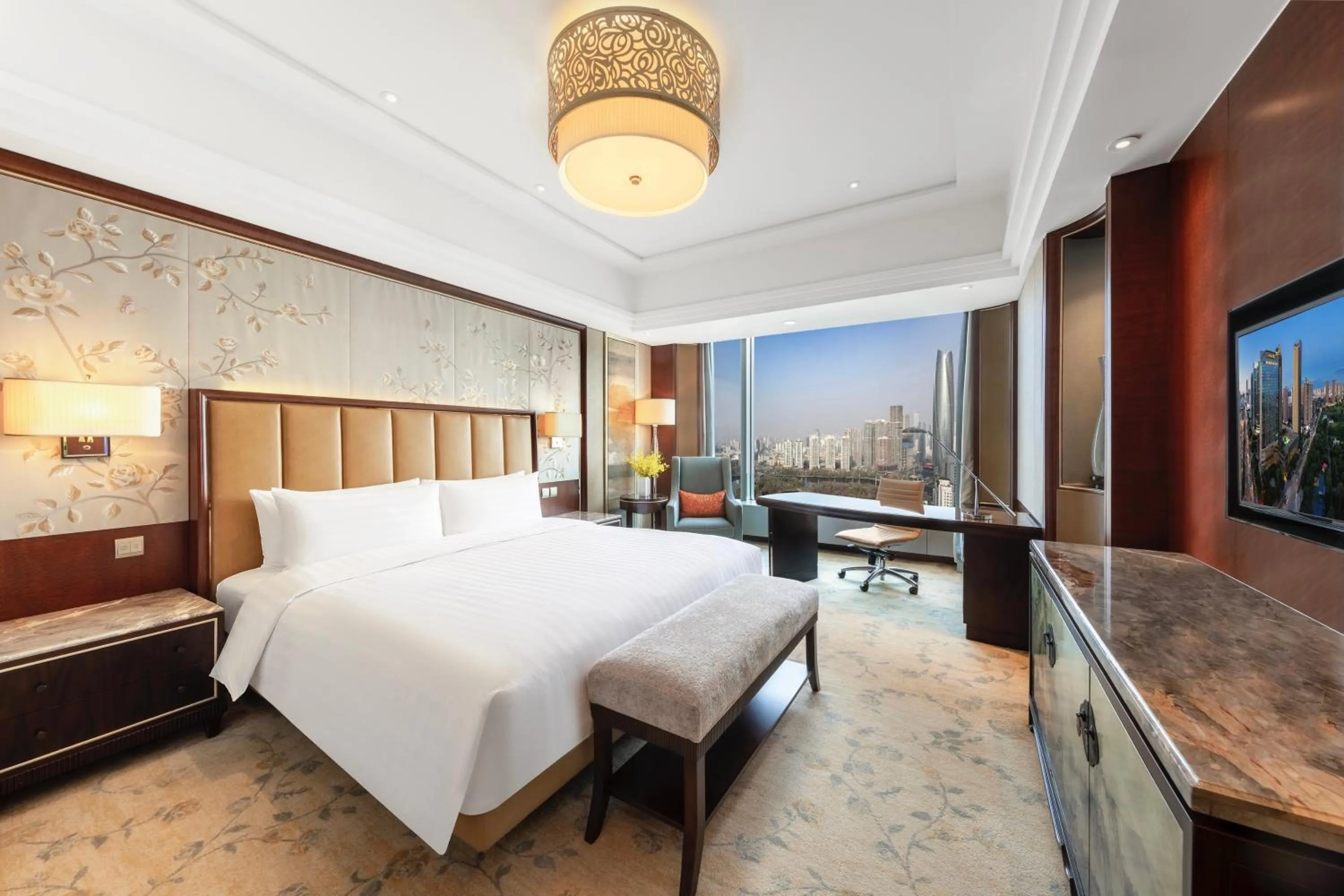 Photo of the whole room, Bed in Shangri-La Shenyang