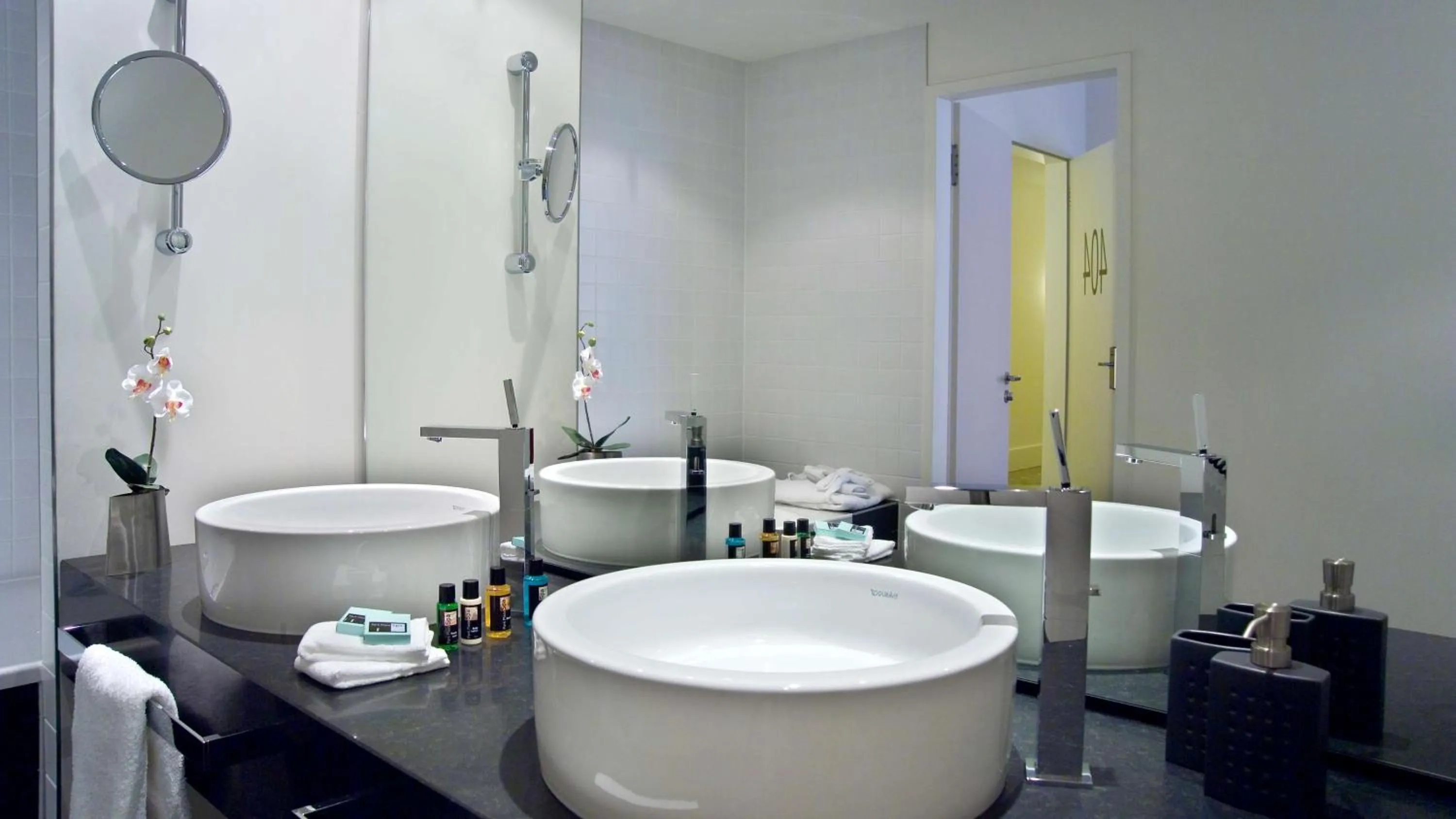 Bathroom in Park Plaza Wallstreet Berlin Mitte