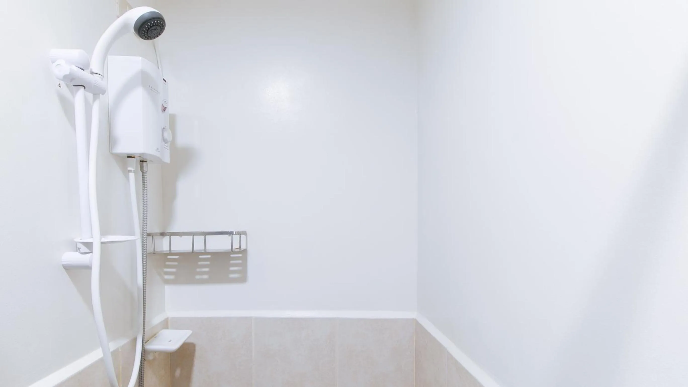 Bathroom in RedDoorz Premium @ SMDC Fairview 2