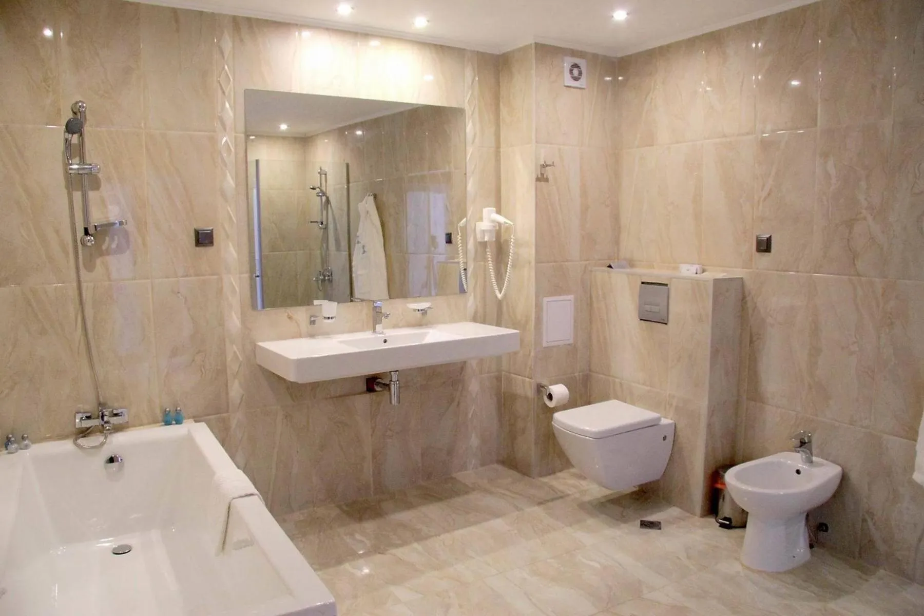 Shower in Moonlight Hotel - All Inclusive