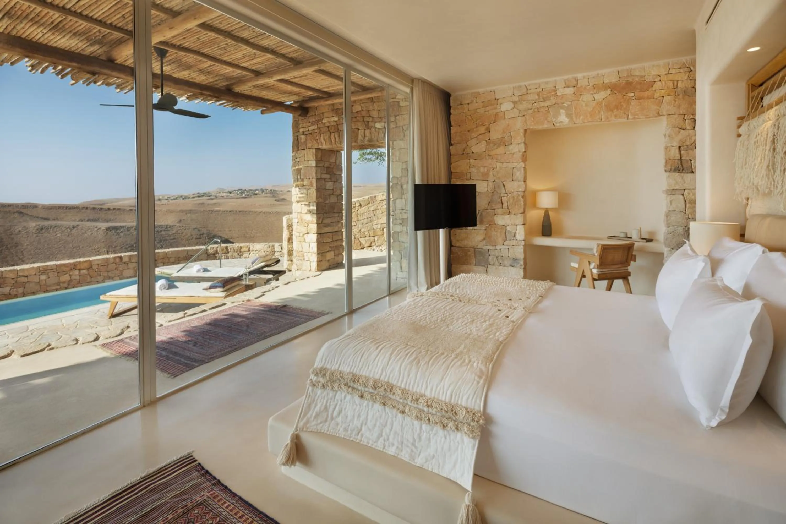 Photo of the whole room, Bed in Six Senses Shaharut