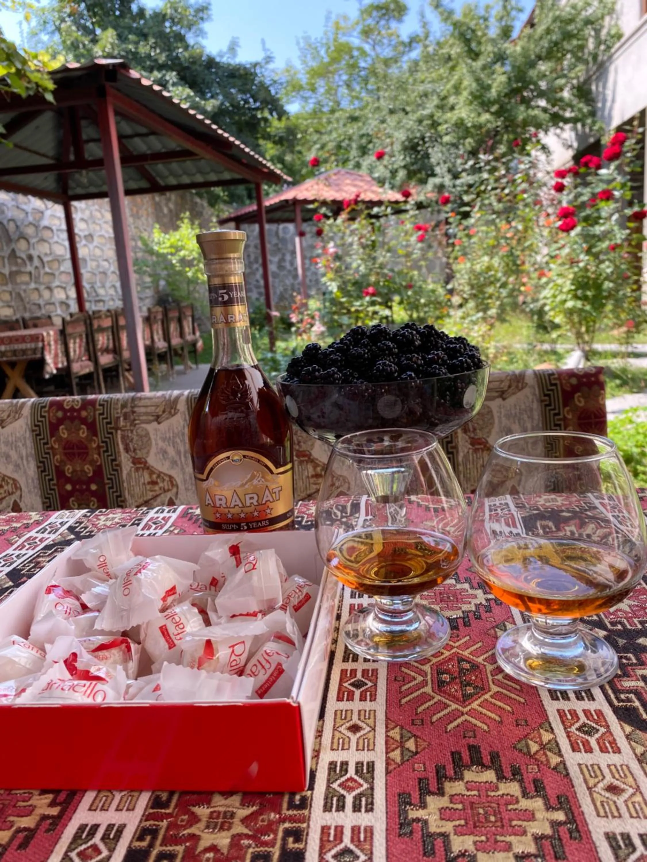 Restaurant/places to eat in Christy Hotel