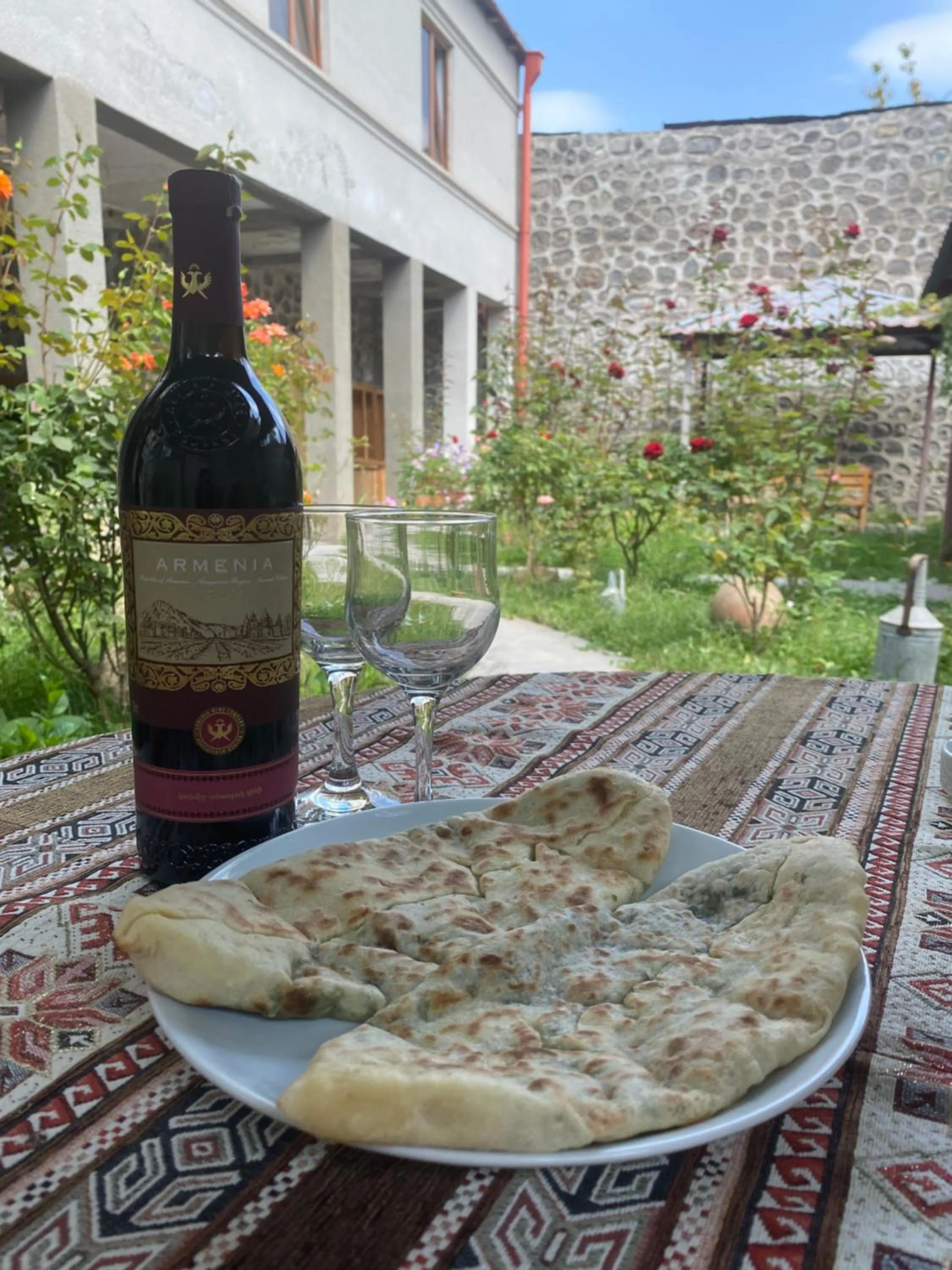 Restaurant/places to eat in Christy Hotel