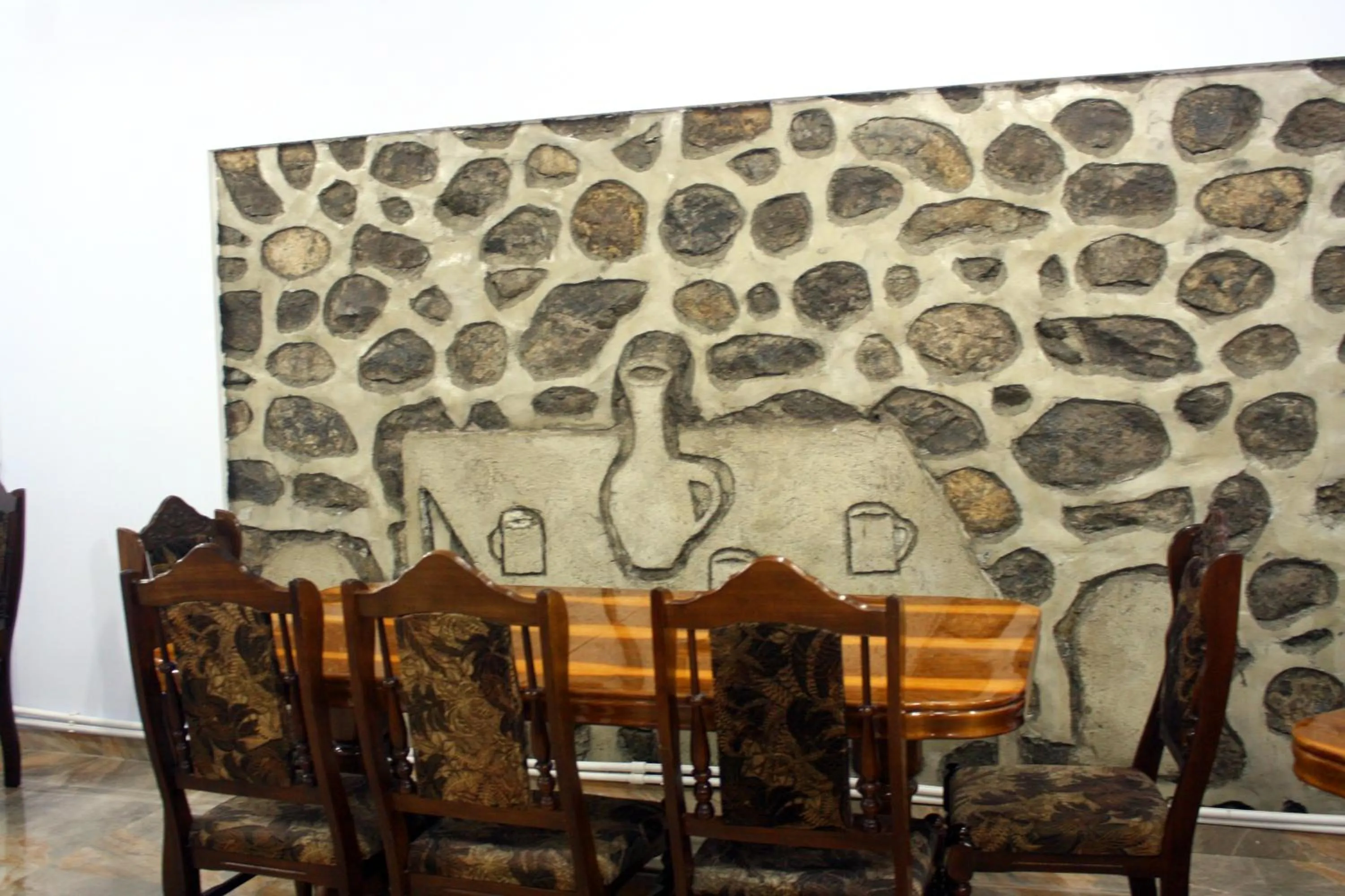 Restaurant/places to eat in Christy Hotel