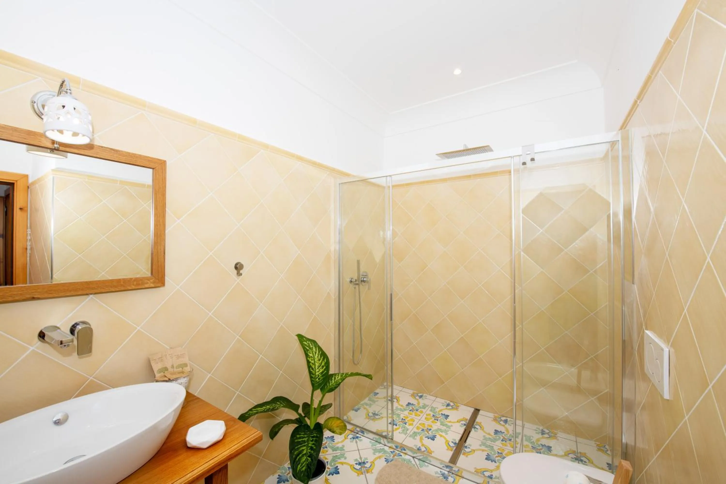 Bathroom in La Borragine Rooms