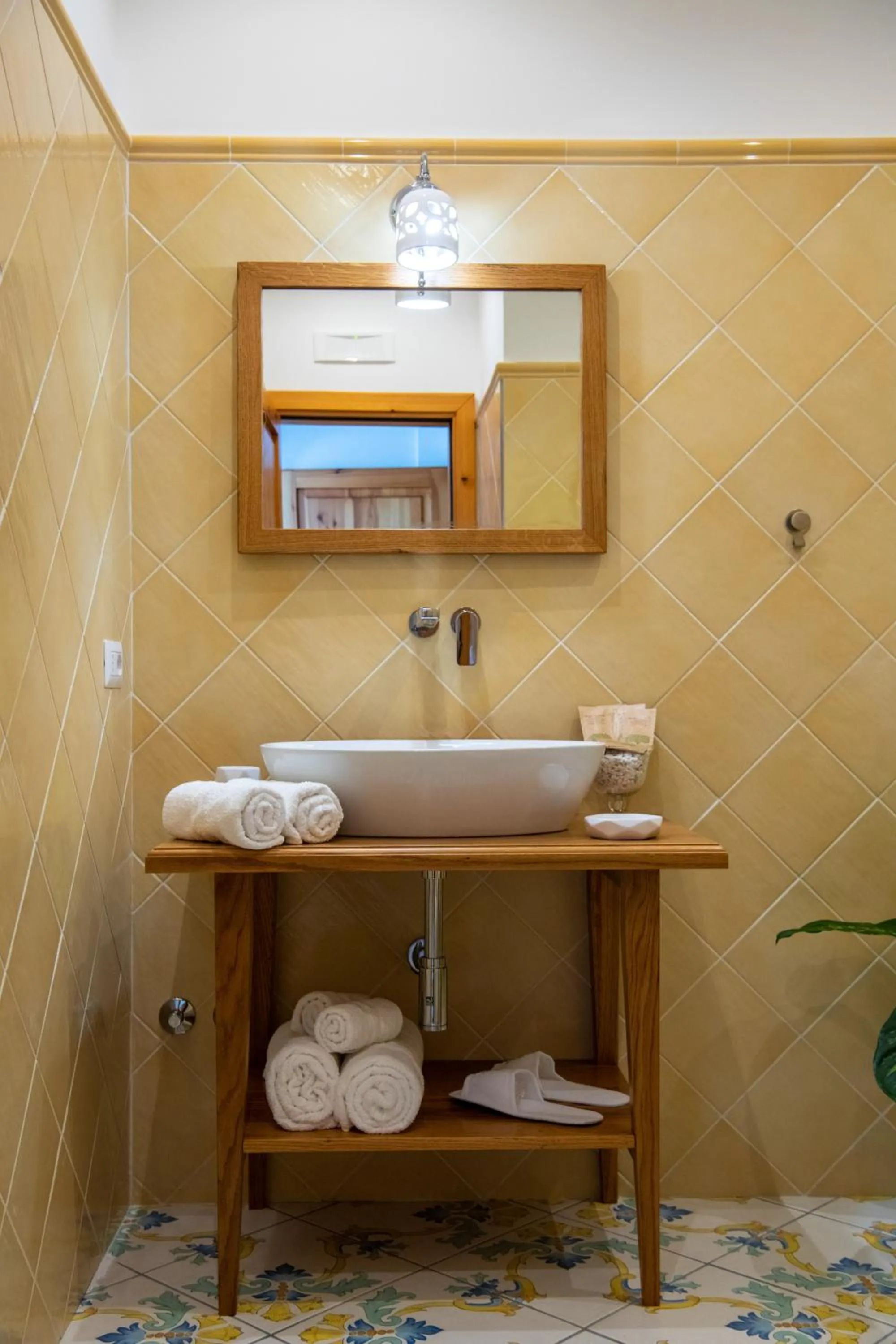 Bathroom in La Borragine Rooms