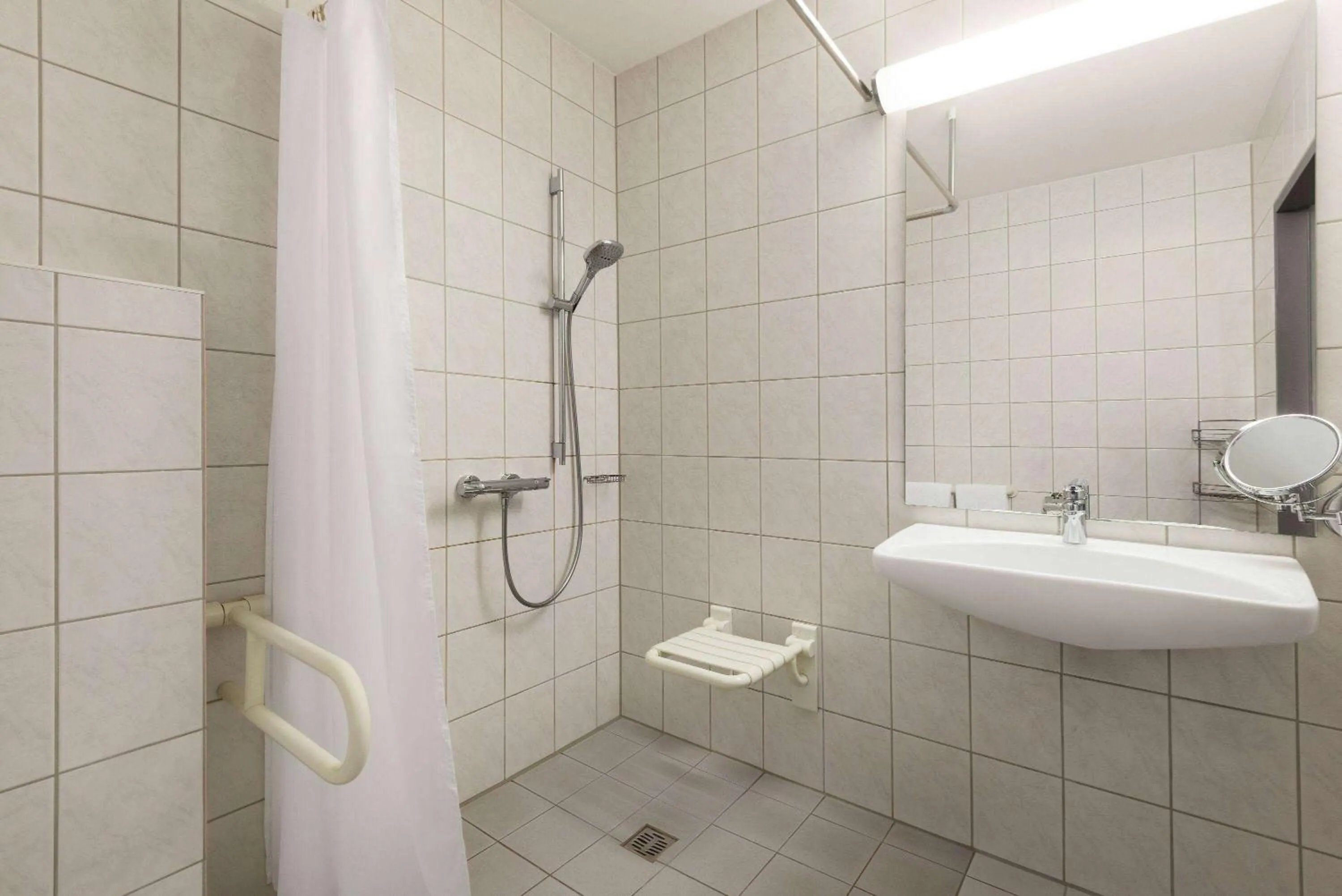 Shower in Vienna House Easy by Wyndham Castrop-Rauxel