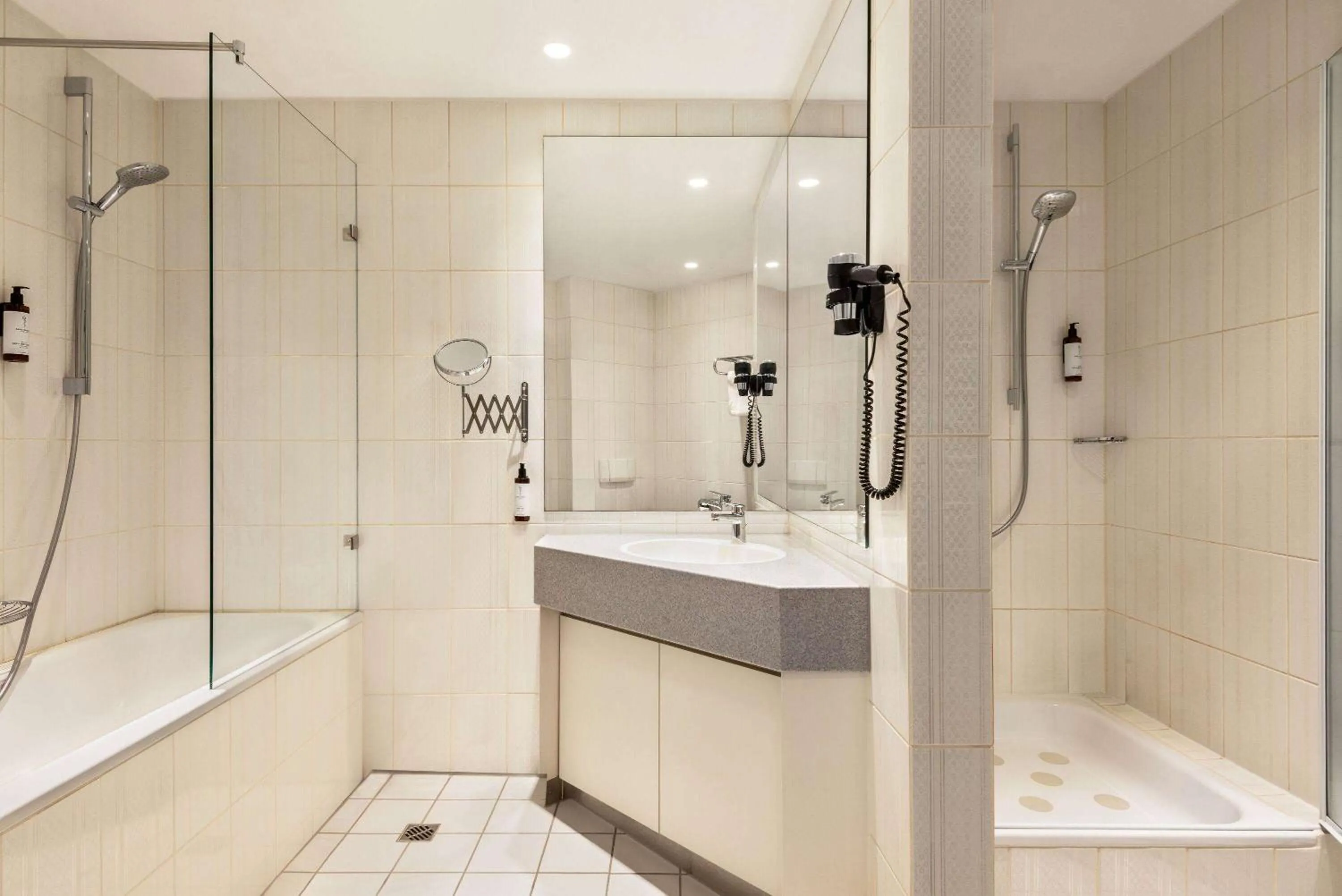 Shower in Vienna House Easy by Wyndham Castrop-Rauxel