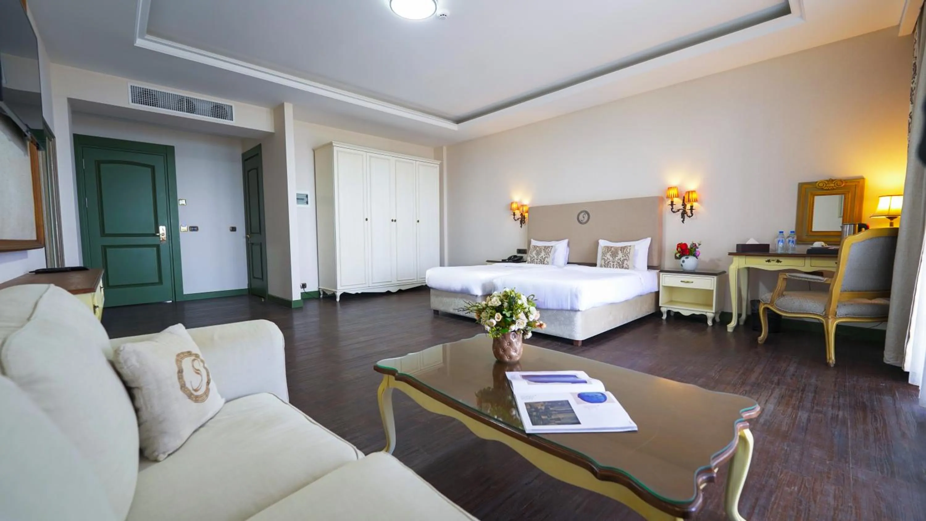 Bed in Sapphire Marine