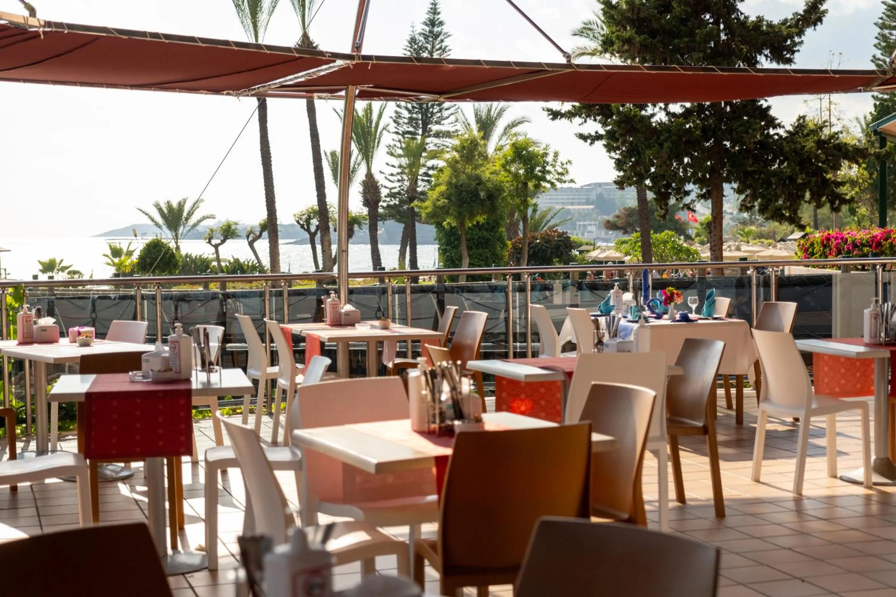 Restaurant/places to eat in AQI Pegasos Resort