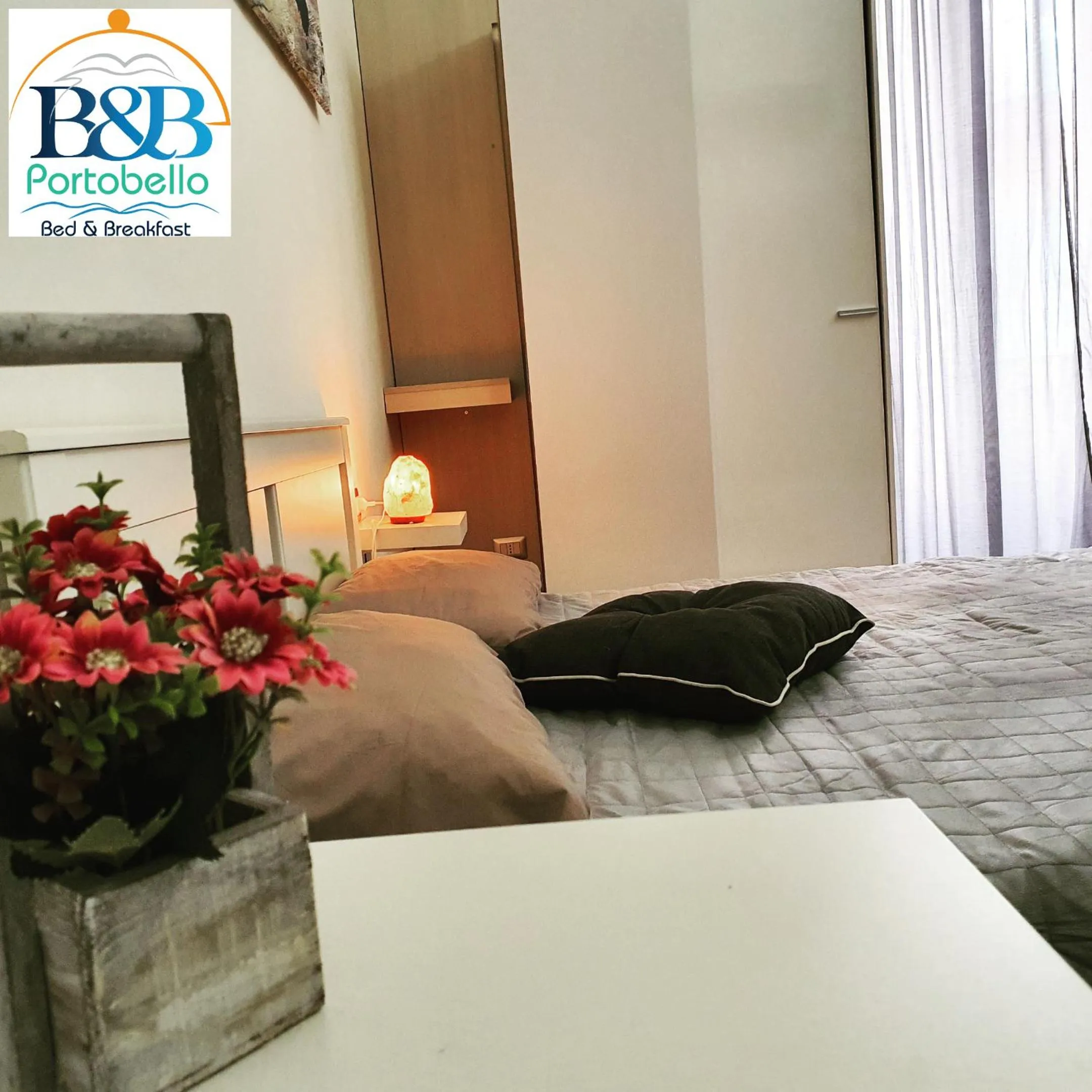 Bed in B&B Portobello
