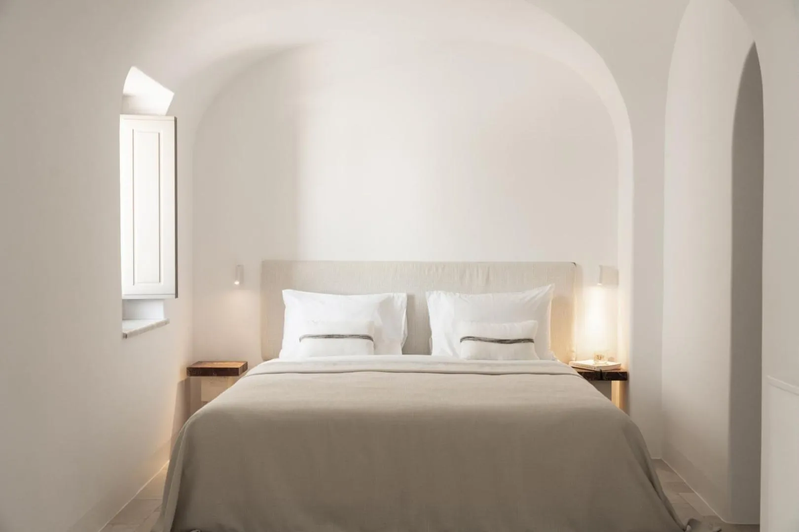 Bed in Canaves Ena - Small Luxury Hotels of the World