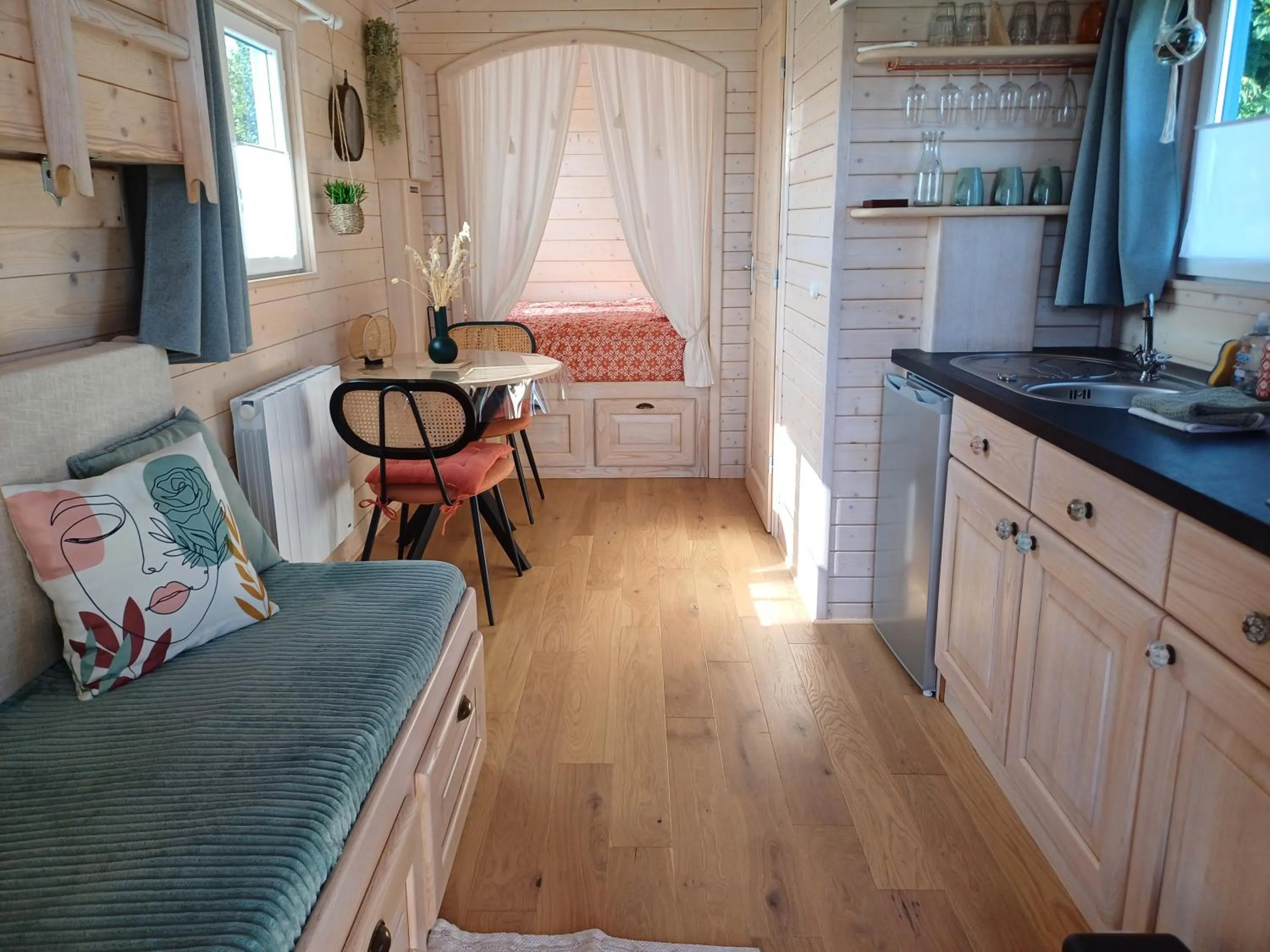 Living room in La Bastide du Moulin - Mont St Michel