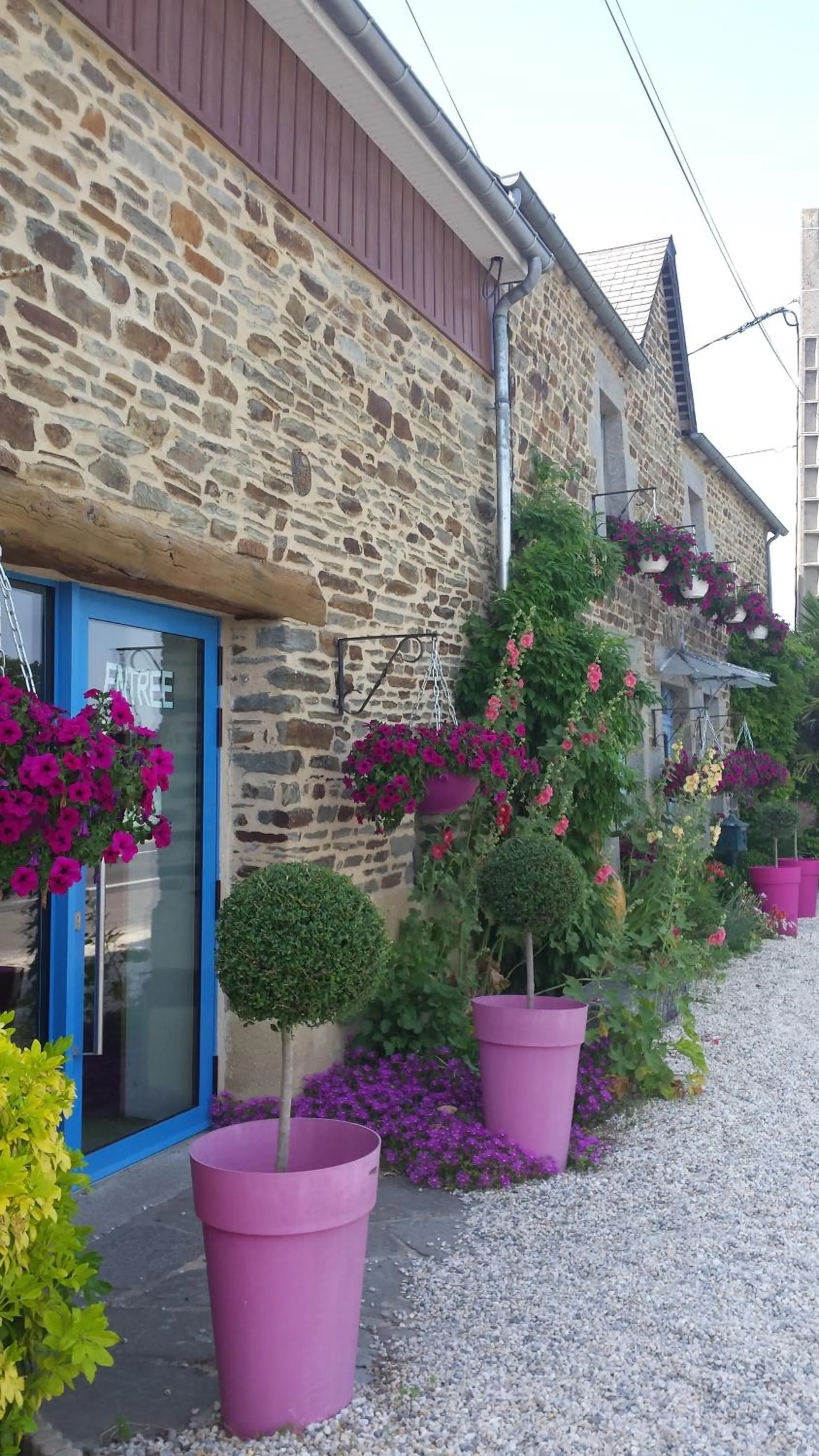 Facade/entrance in La Bastide du Moulin - Mont St Michel