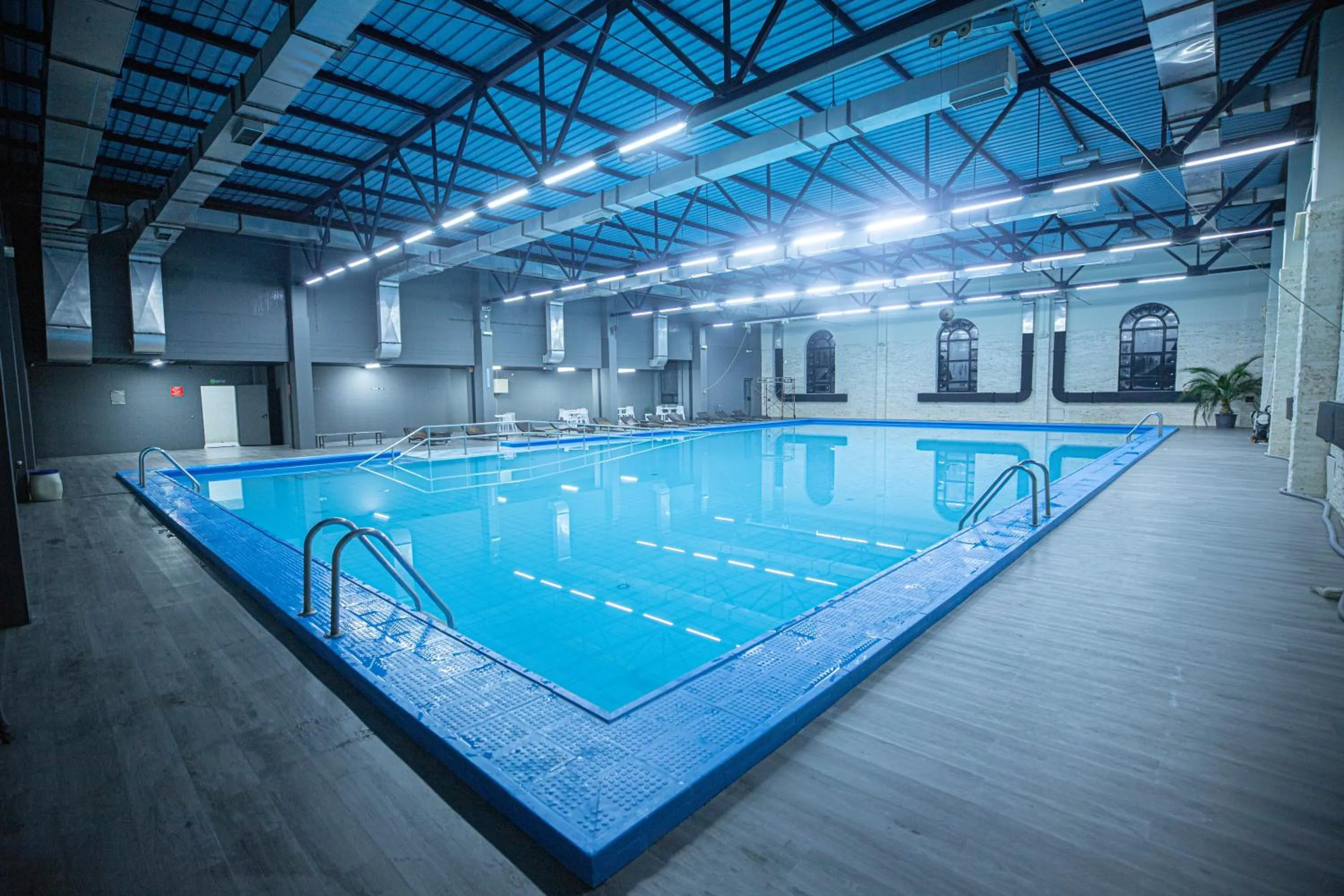 Swimming pool in Cross Health Spa Center
