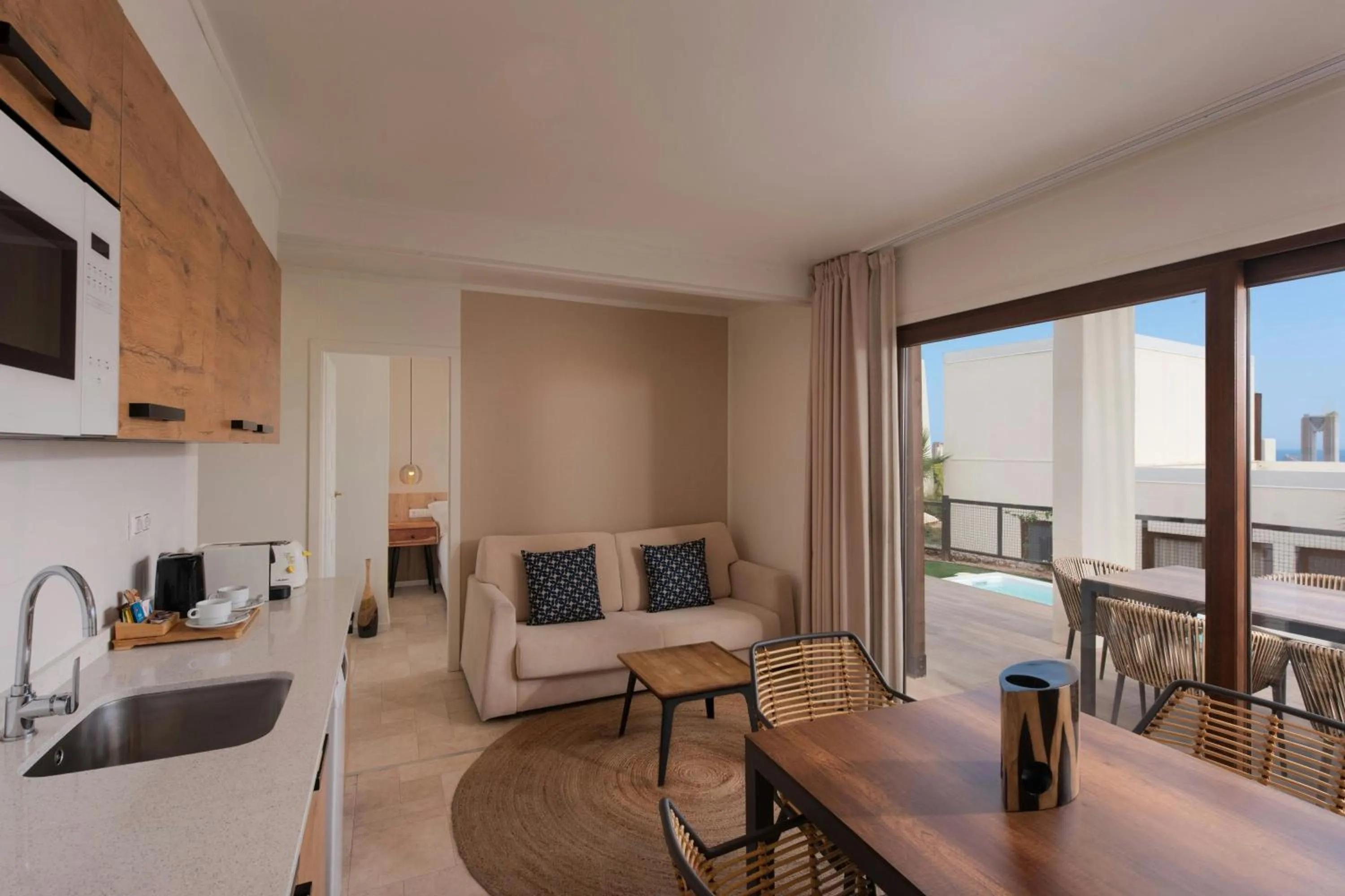 Swimming pool in Four Points by Sheraton Costa Blanca Villas