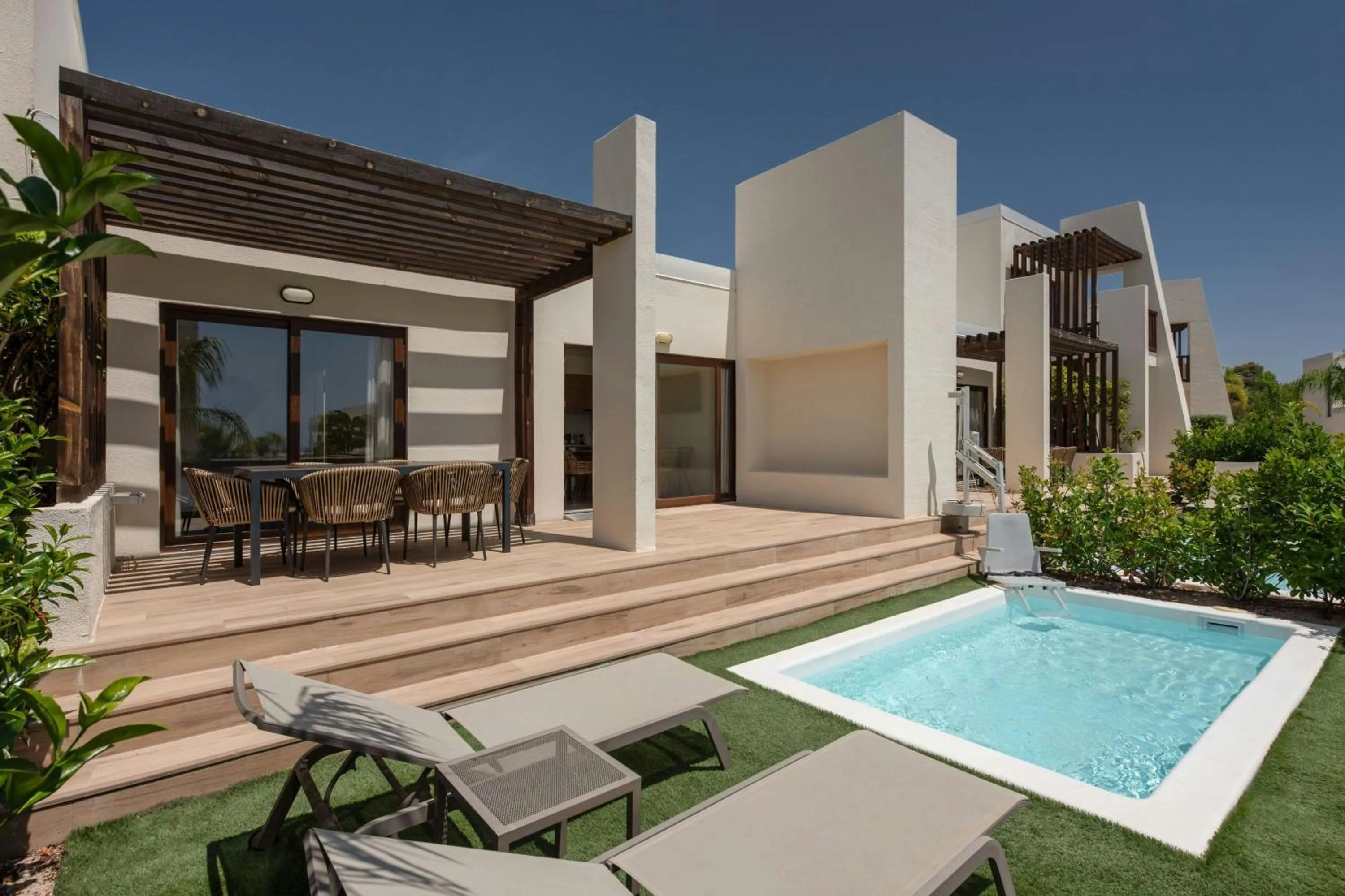 Photo of the whole room in Four Points by Sheraton Costa Blanca Villas