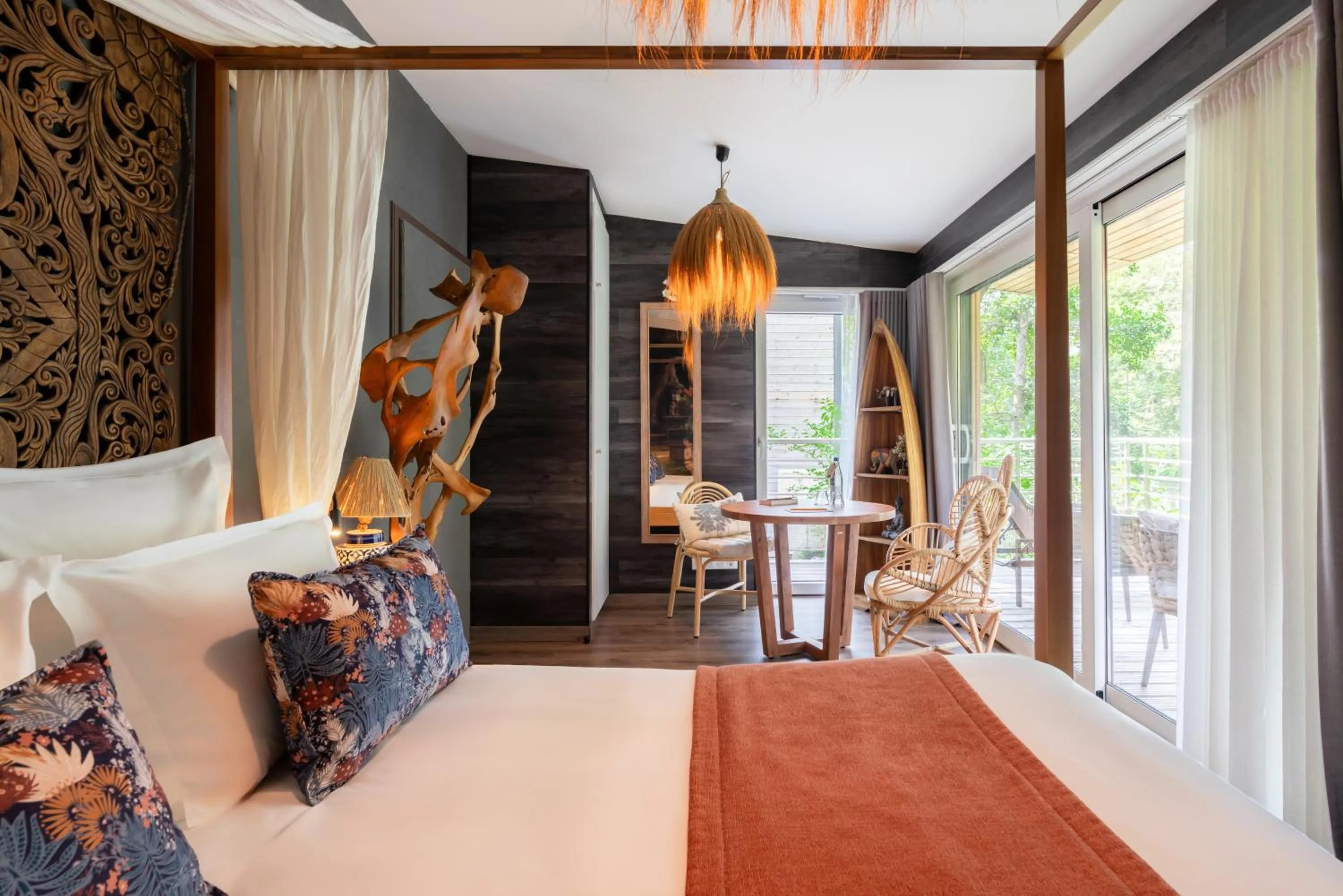 Bed in Domaine de la Résidence - Hôtel, Spa & Restaurant