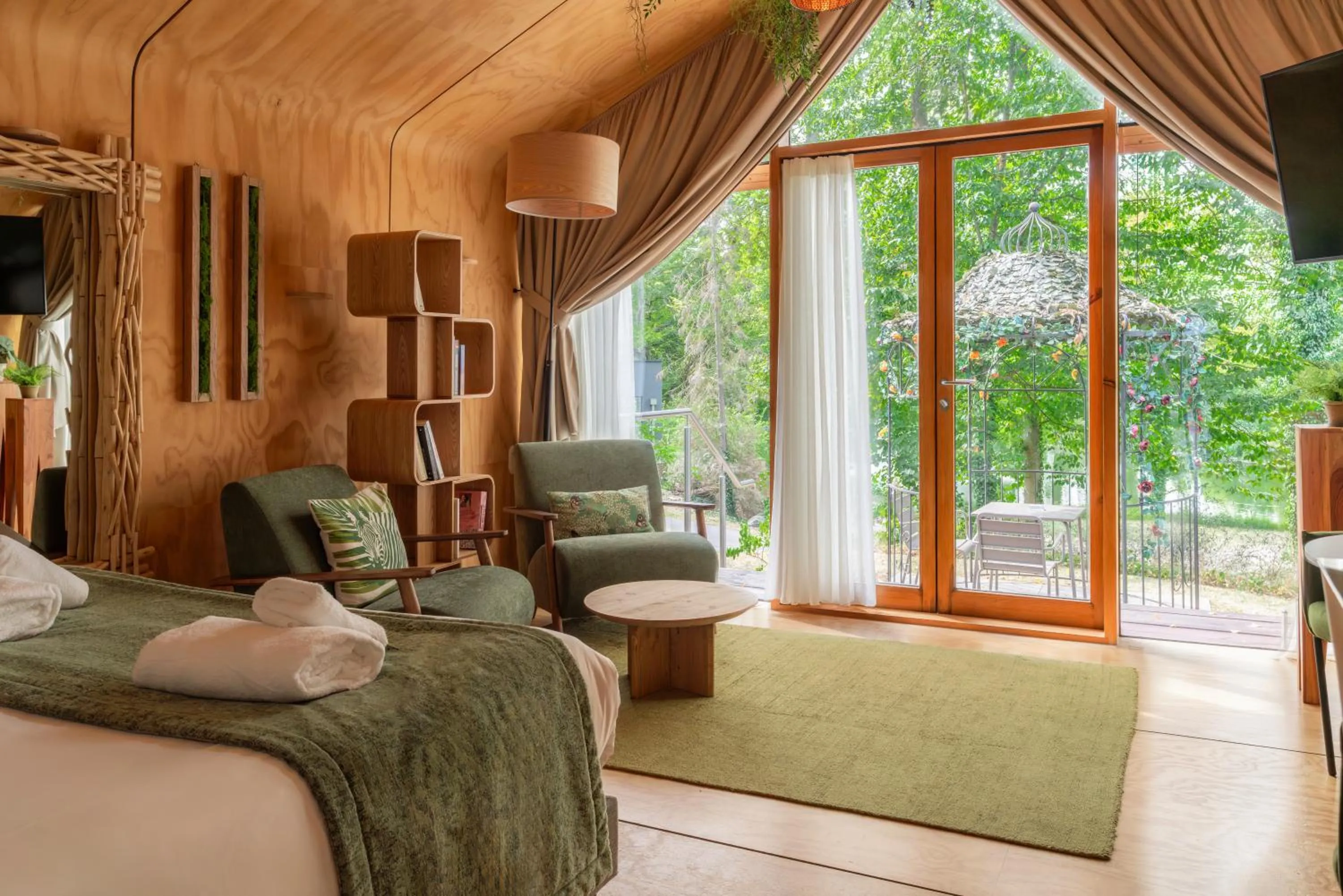 Bed in Domaine de la Résidence - Hôtel, Spa & Restaurant